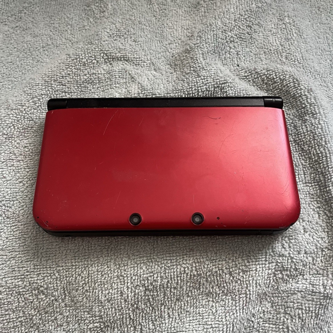 Nintendo 3DS XL Red/Black Handheld Console w/ Charger, Wi-Fi, 4GB NTSC-U/C