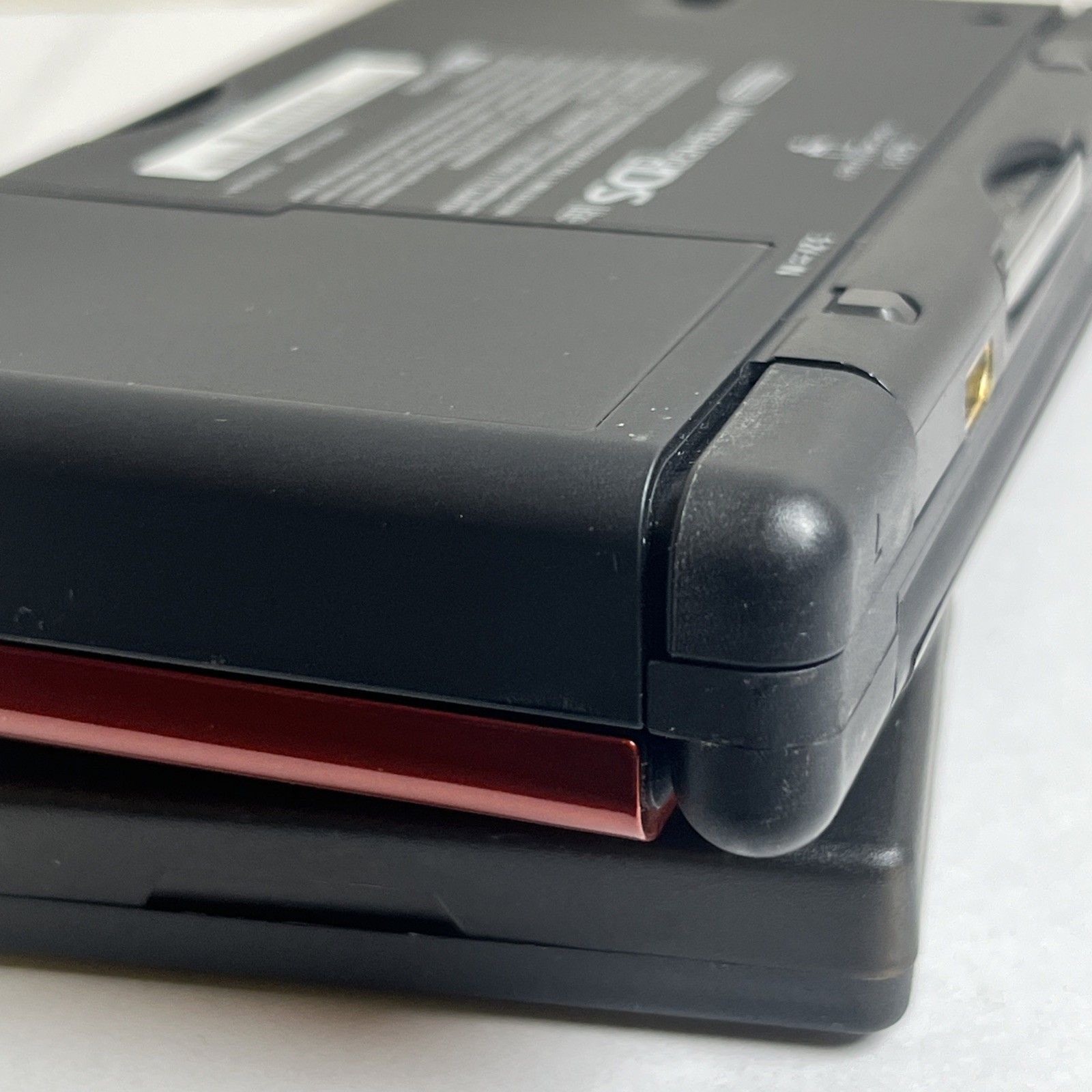 Nintendo DS Lite in Maroon with DS Lite With 5 Games