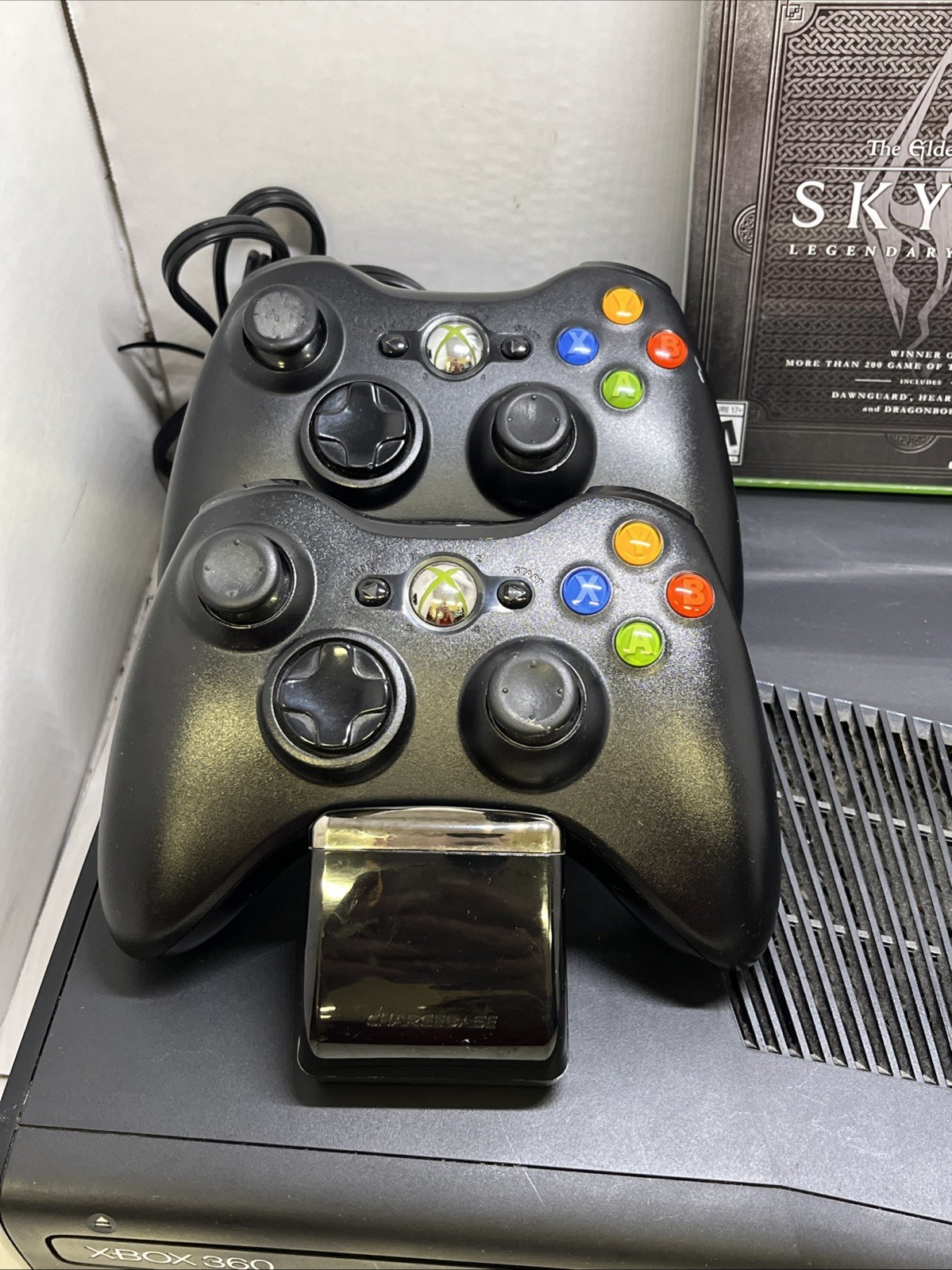 Microsoft Xbox 360 S Console 1439 Bundle SKYRIM 2 Controllers Tested Works