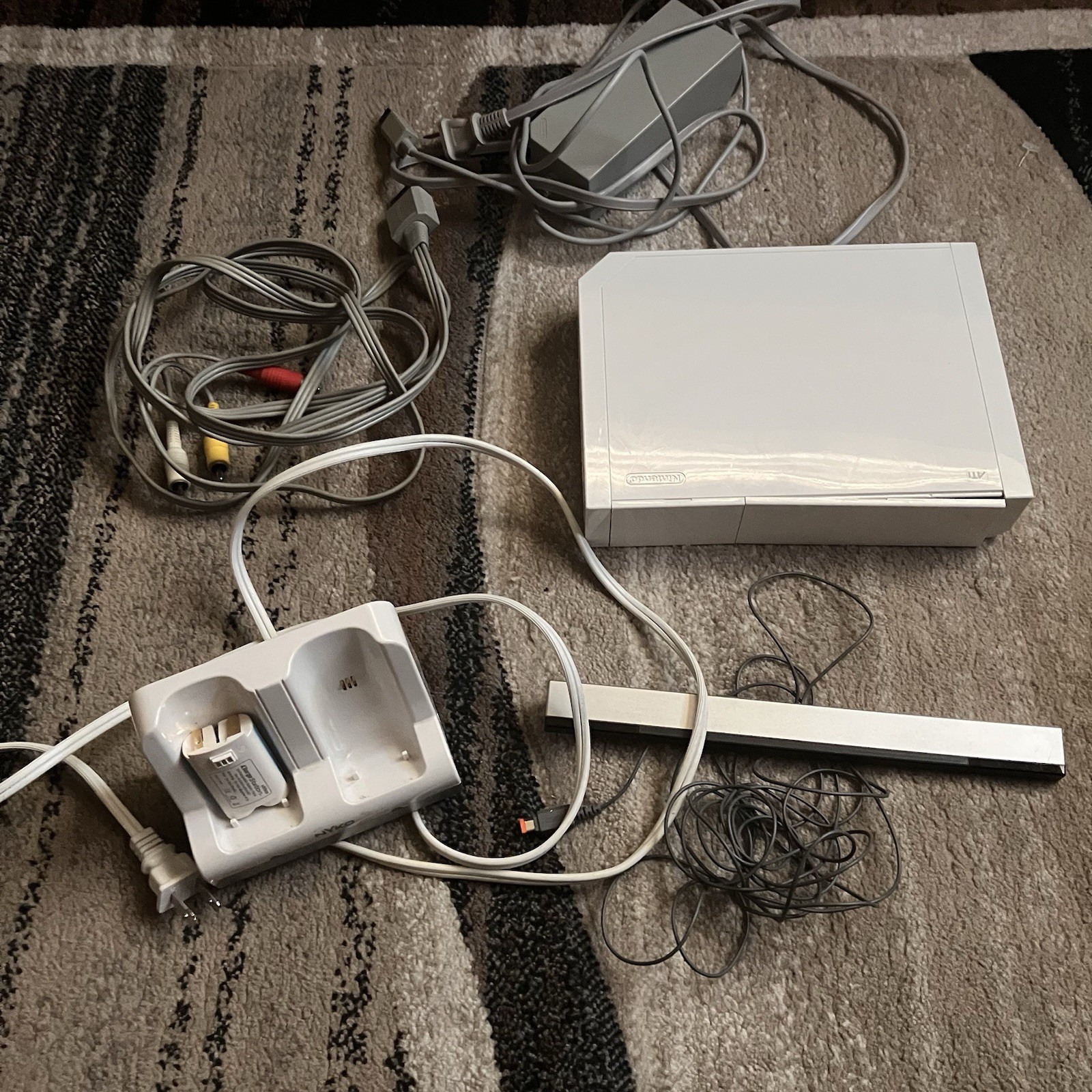 Nintendo Wii White System Console for Parts, Does Not Read Discs, No Controller