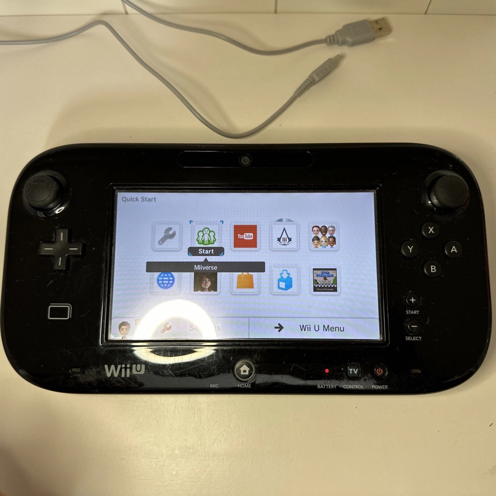 Nintendo Wii U GamePad Controller WUP-010 (USA) Black Tablet with Charger Cable