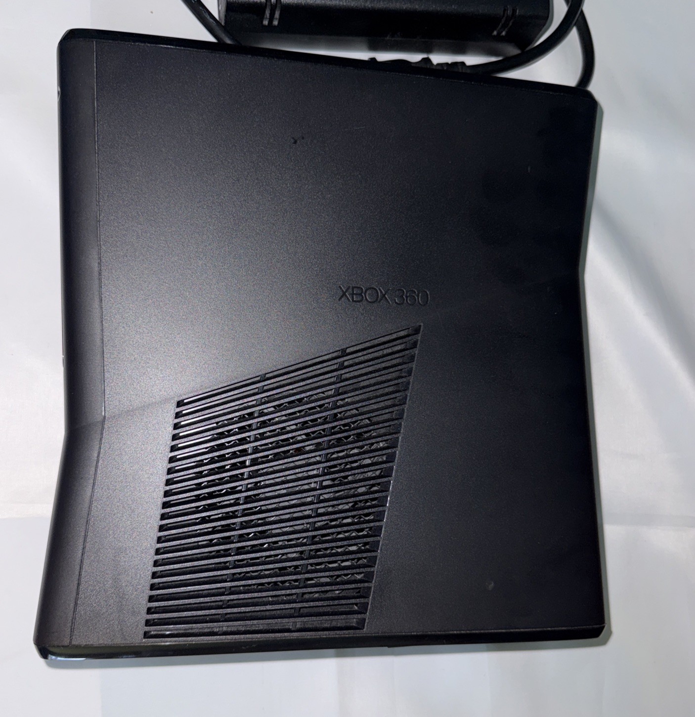 Microsoft Xbox 360 S 4GB Console – Black (1439) With Power Cable