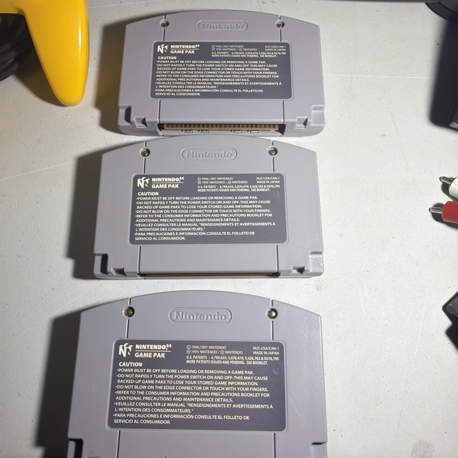 Nintendo 64 N64 Console Bundle w/ 2 Controllers, Power & AV Cables, 3 Games