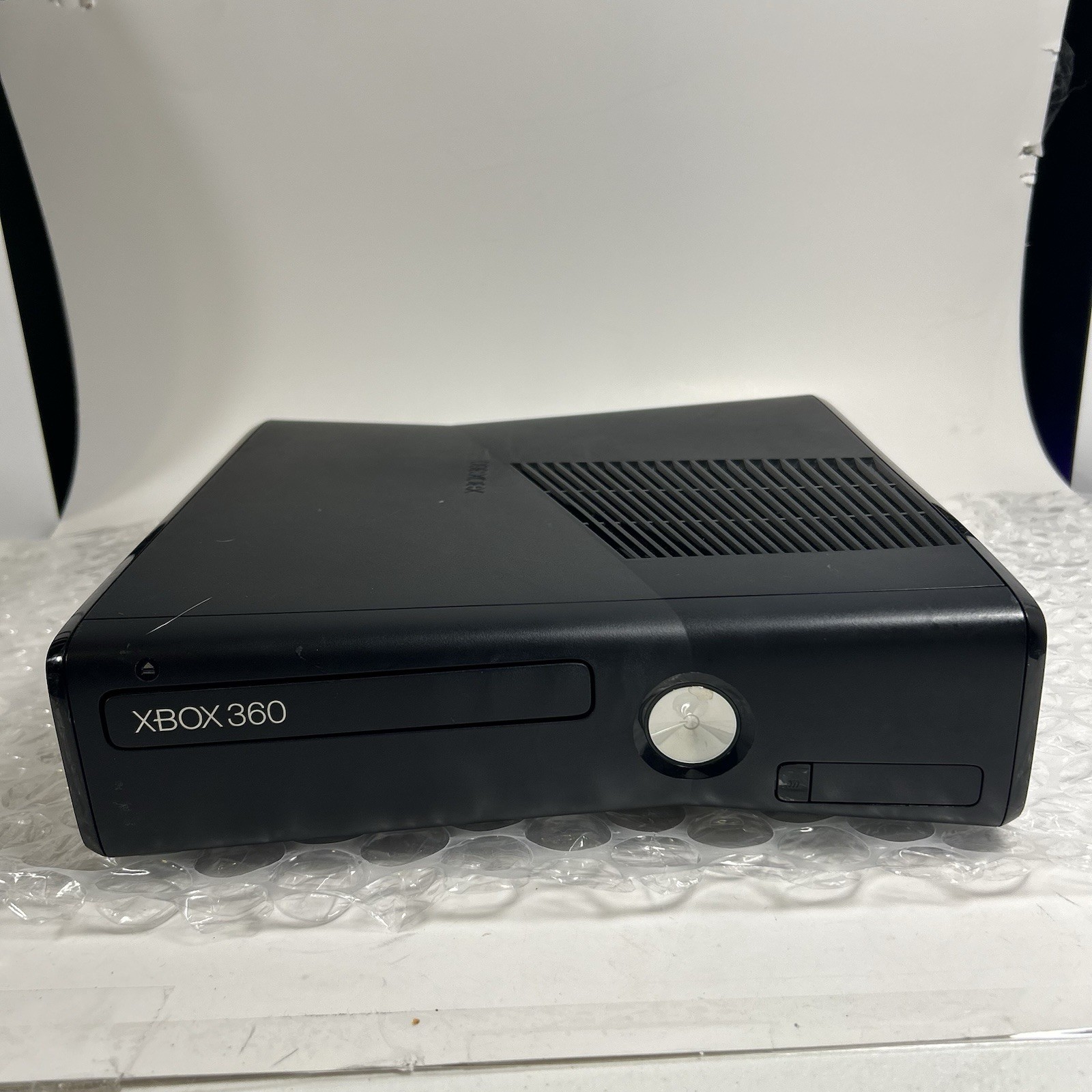 Microsoft Xbox 360 S Console Only, Model 1439 Black WORKS 4gb
