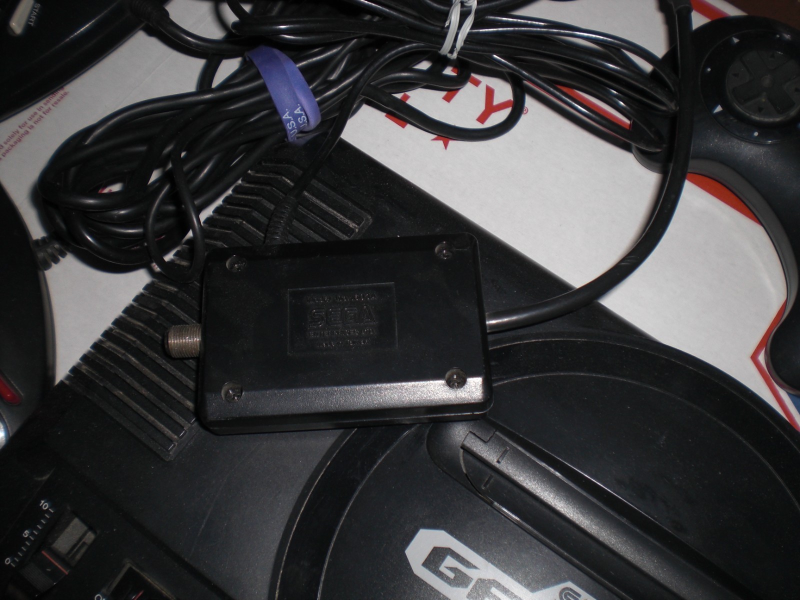 SEGA GENESIS 16 BIT CONSOLE 3 CONTROLERS 1 TURBO 11 GAMES COMPLETE * 1 OWNER *