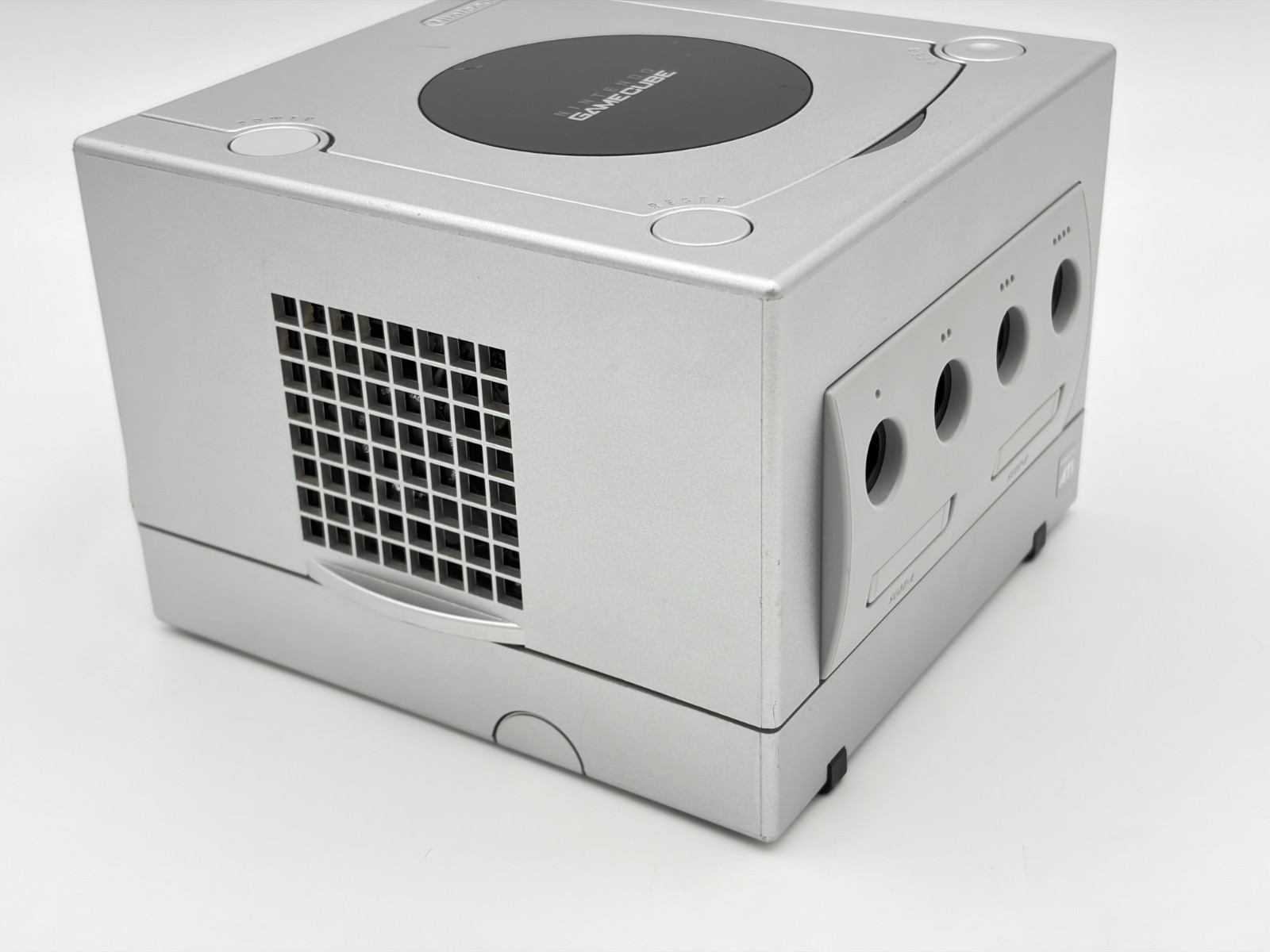 GameCube Silver Console Boxed FOR PARTS ONLY – Read Description