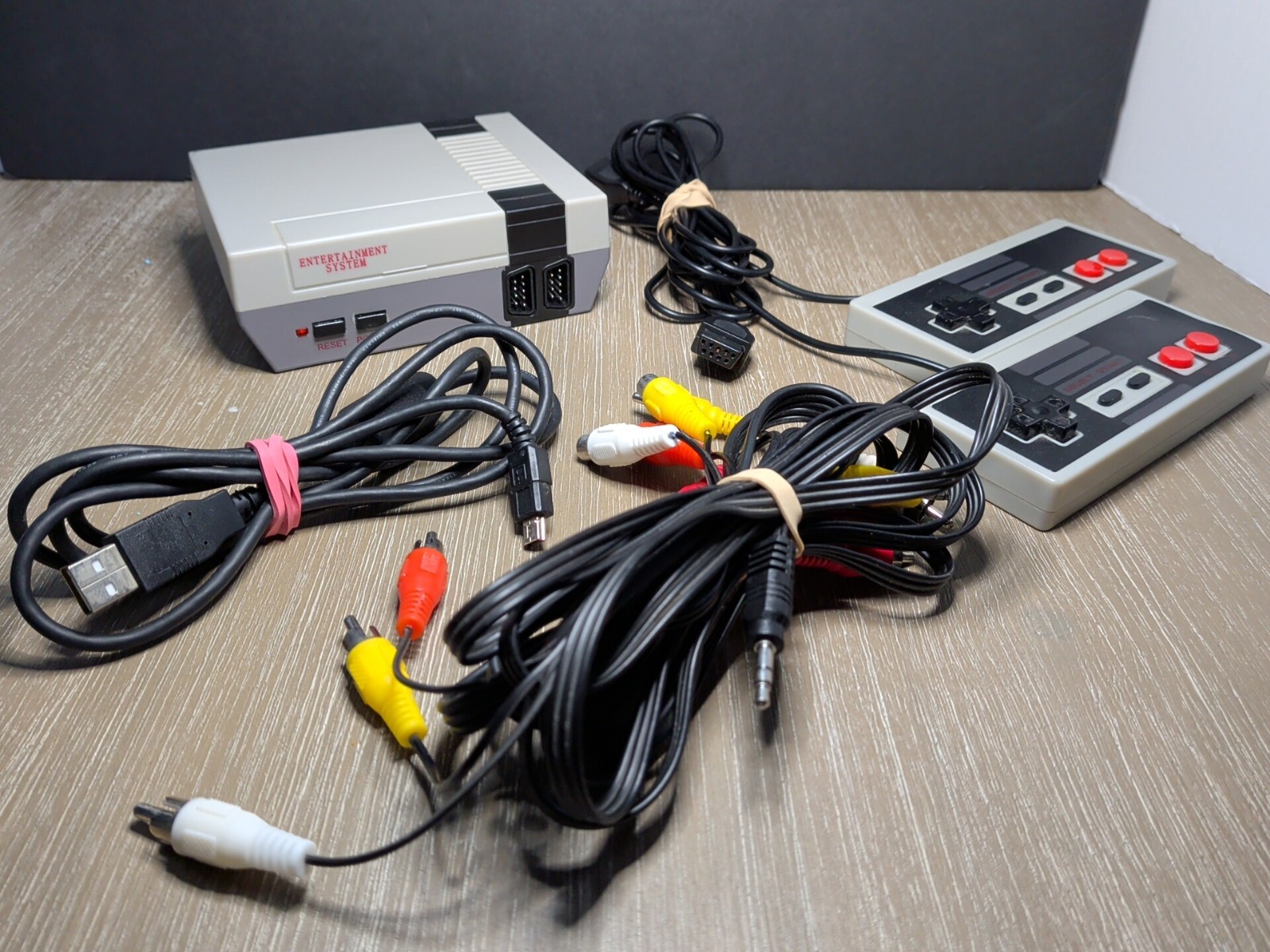 Mini Nintendo NES • Classic Edition • Two Controllers + AV USB Power Supply