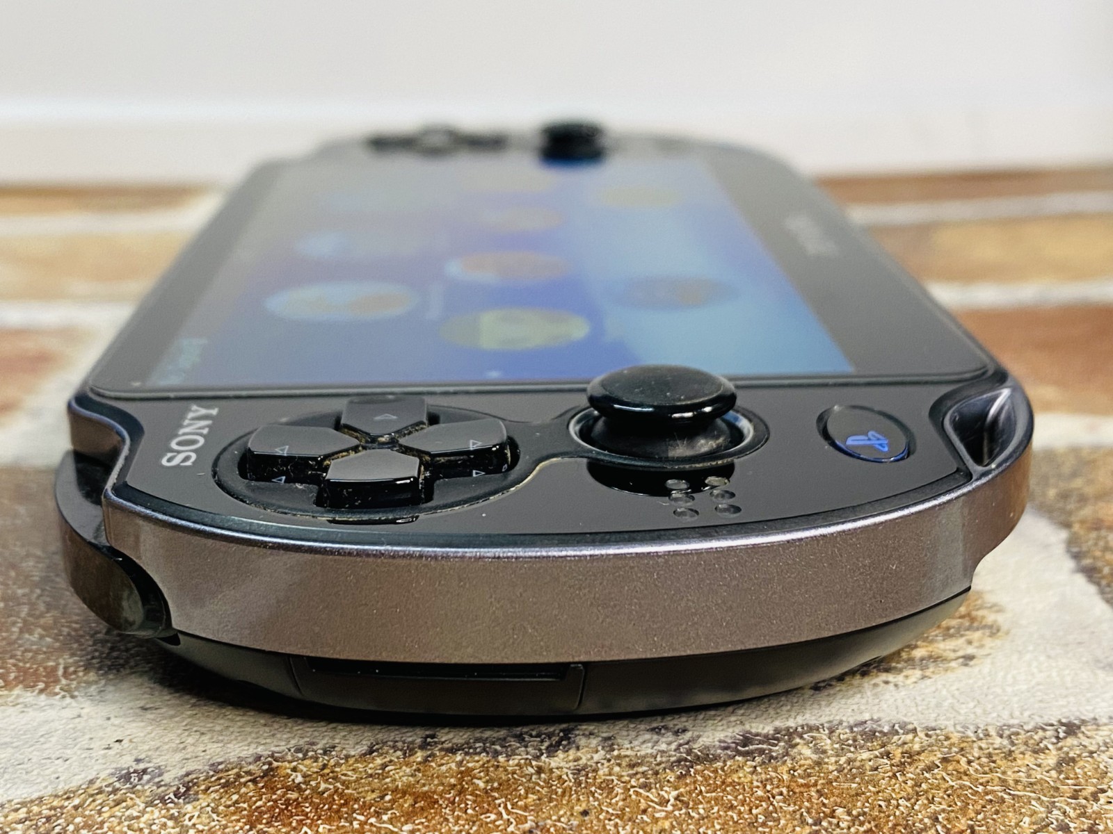 PS Vita PCH-1100 Crystal Black SONY Playstation 8GB Charger Mobile Case Ex DDP
