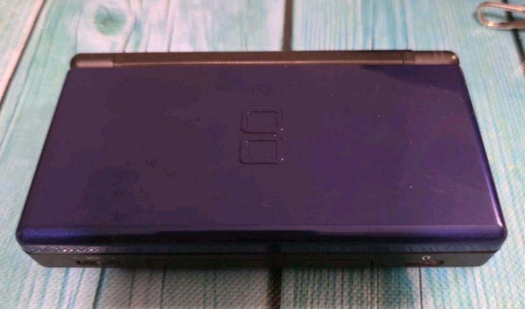 🔥Nintendo DSi Lite Blue Bundle – 4 Games & Travel Case, Charger🔥