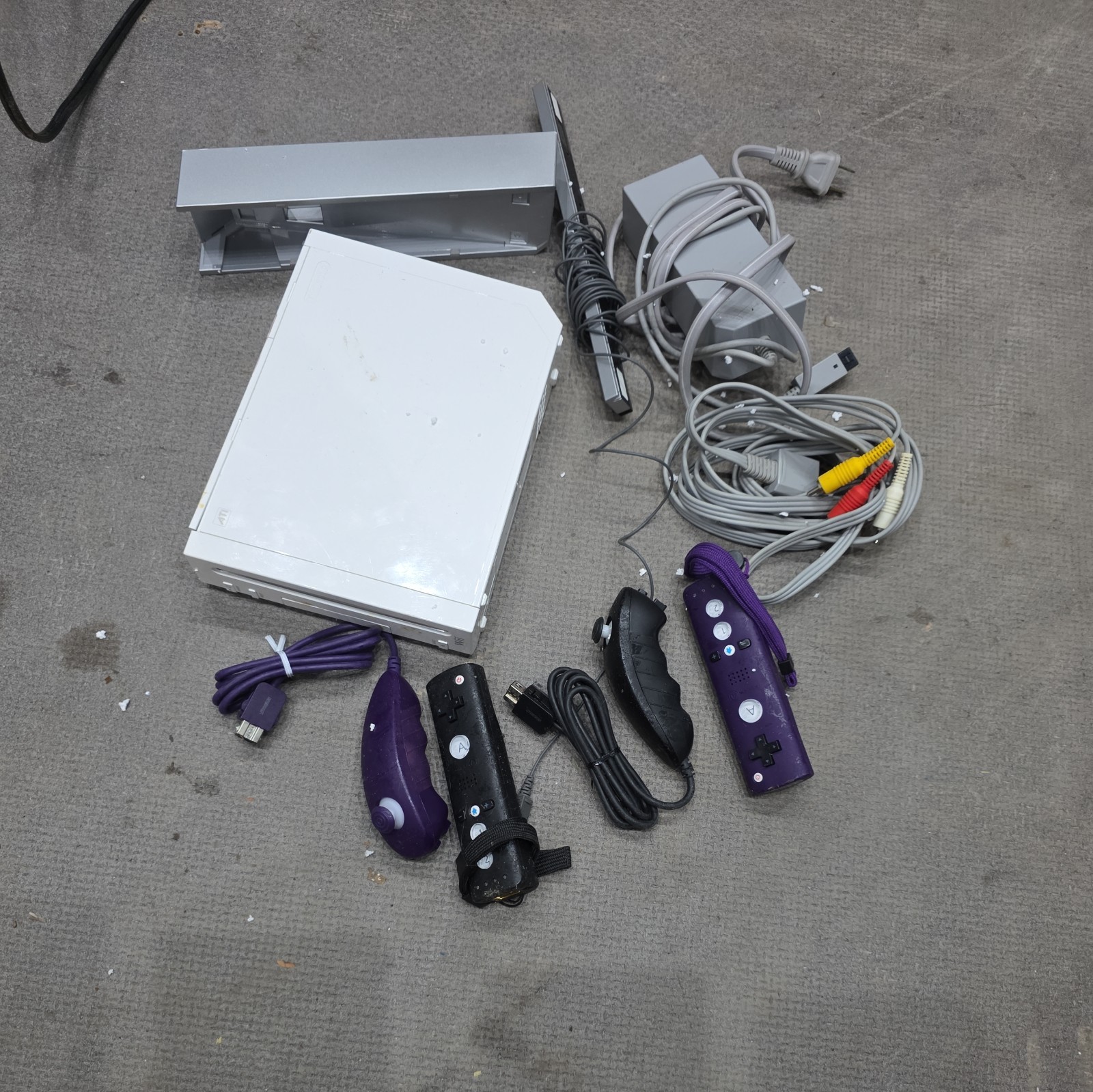 Nintendo Wii Gaming Console Sensor Cords 1 Controller Nunchuck Gun Tested!