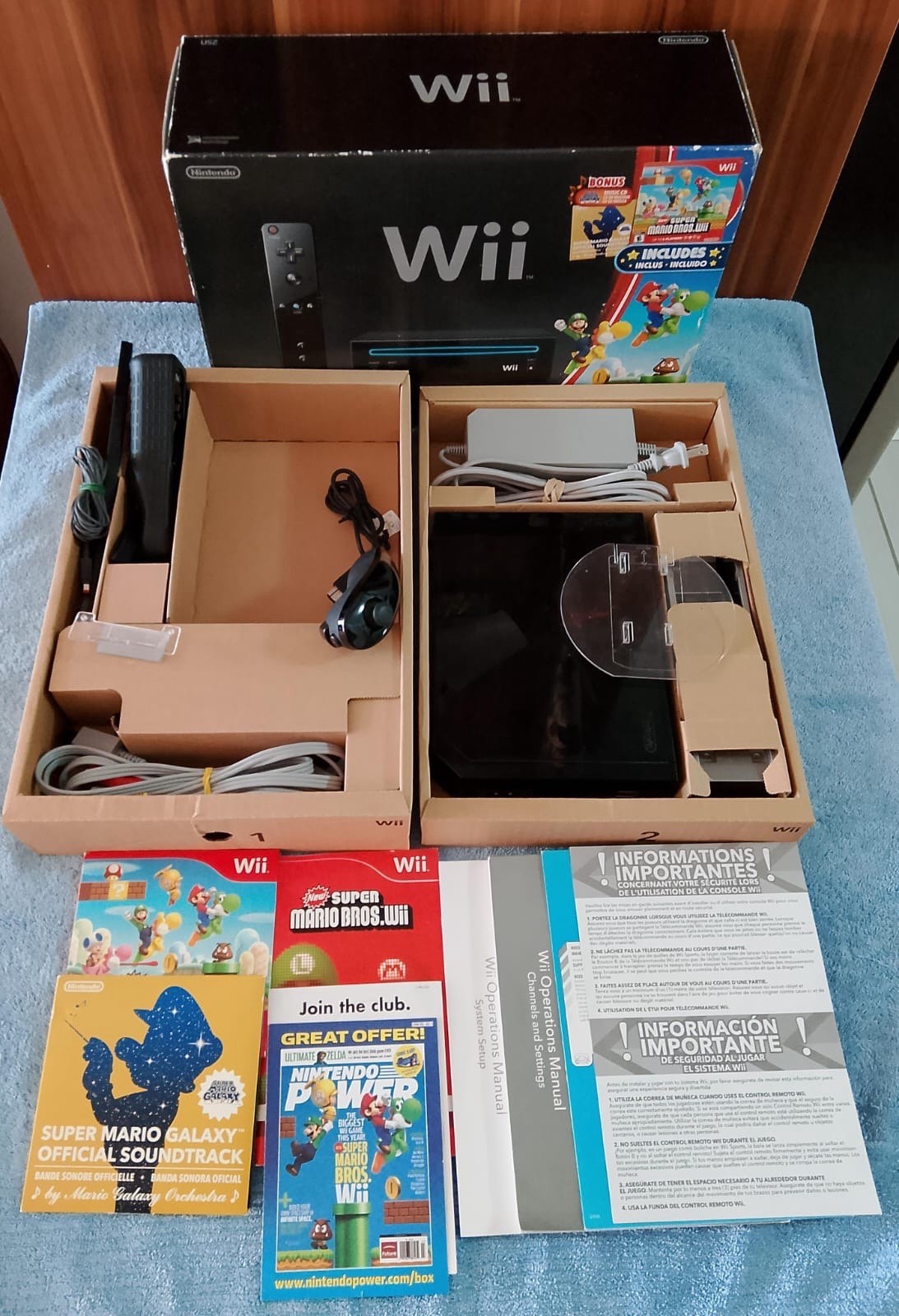 Nintendo Wii Holiday Bundle Black Console New Super Mario Bros. System 99% CIB