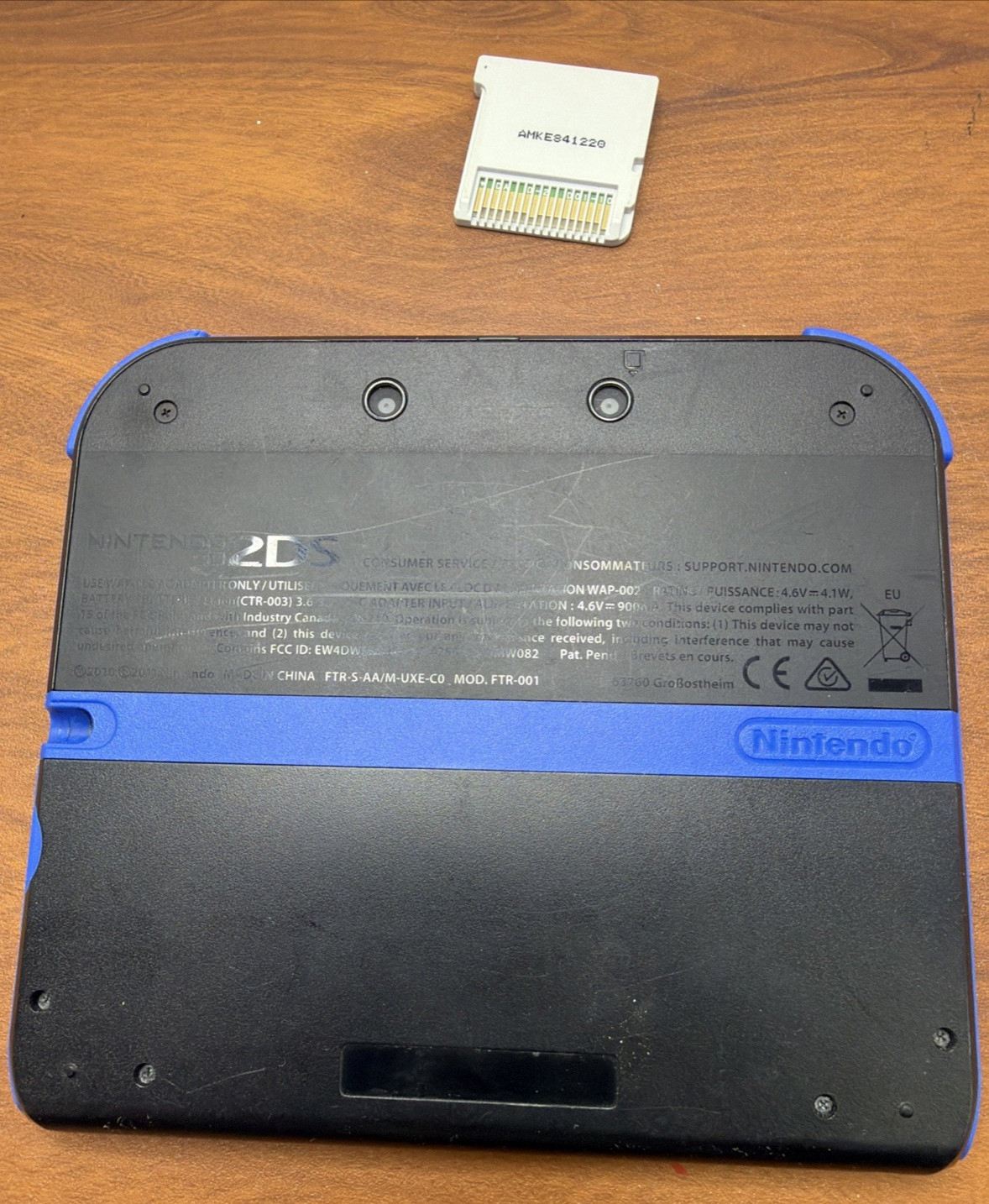 Nintendo 2DS Handheld Console Electric Blue Tested Working w Mario Kart 7