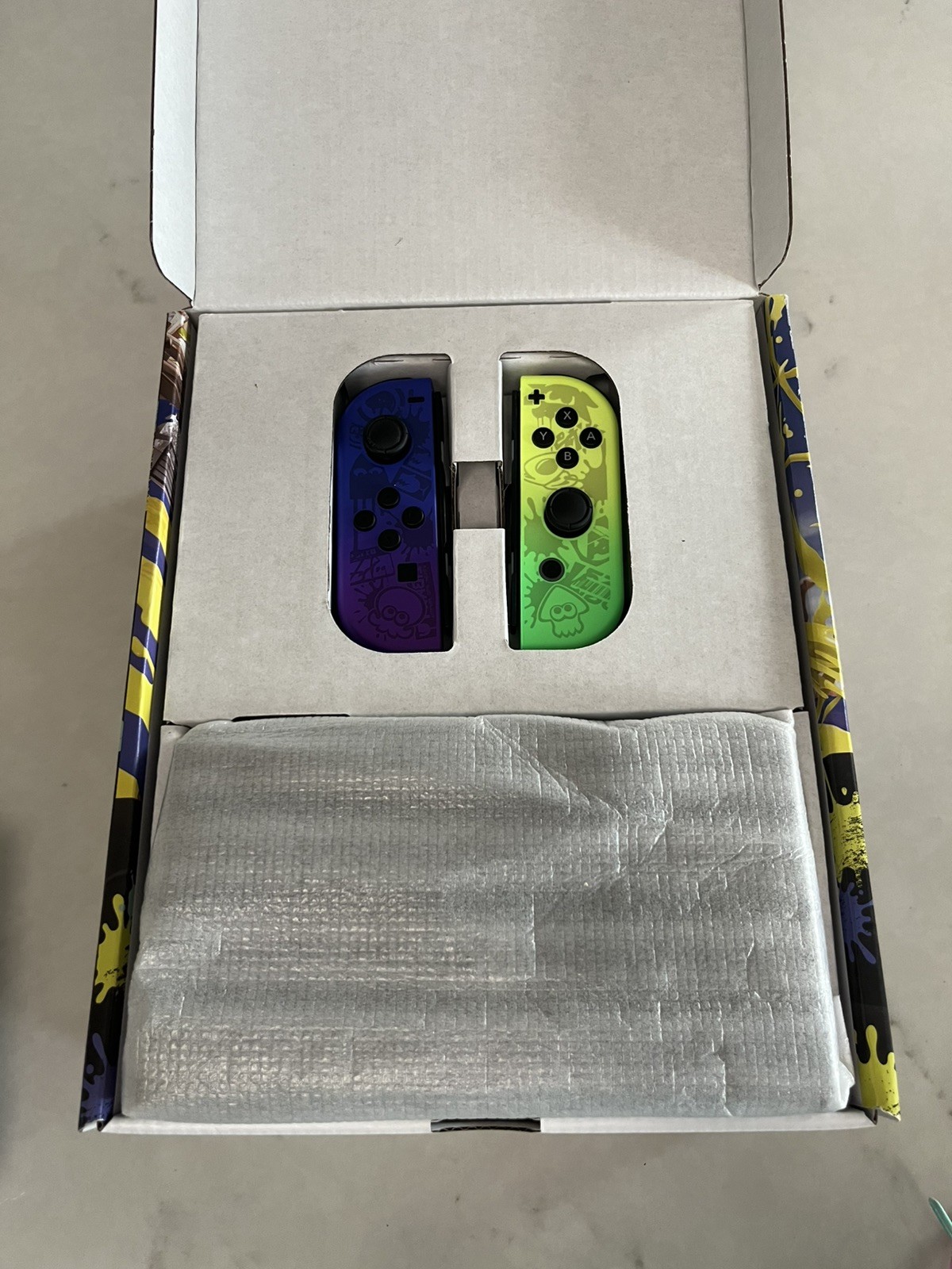 Nintendo Switch OLED Splatoon 3 Edition Bundle CIB w/ 8 Controllers & Dock