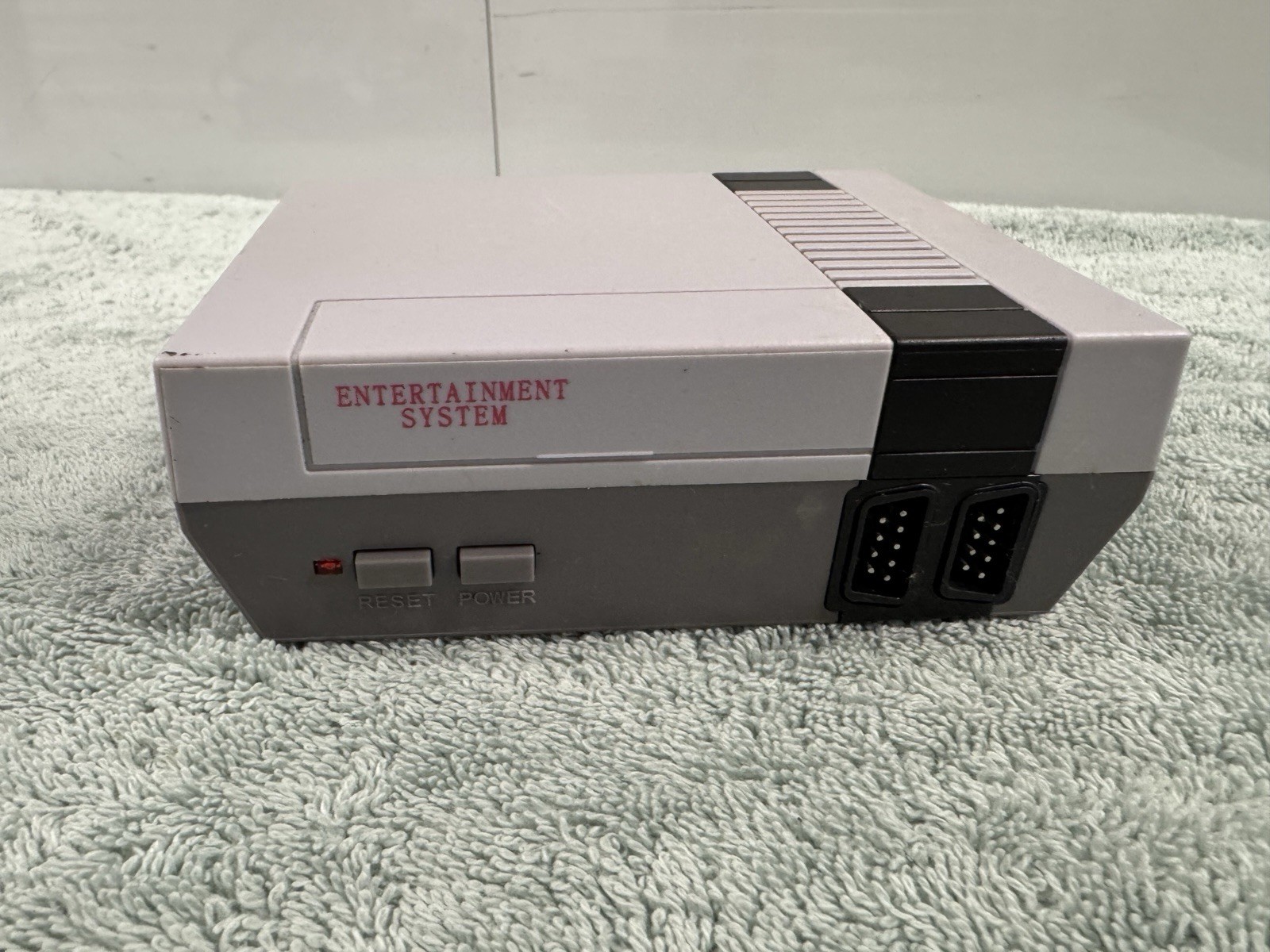 8-Bit Retro Entertainment System Console – 2 Controllers – Tested