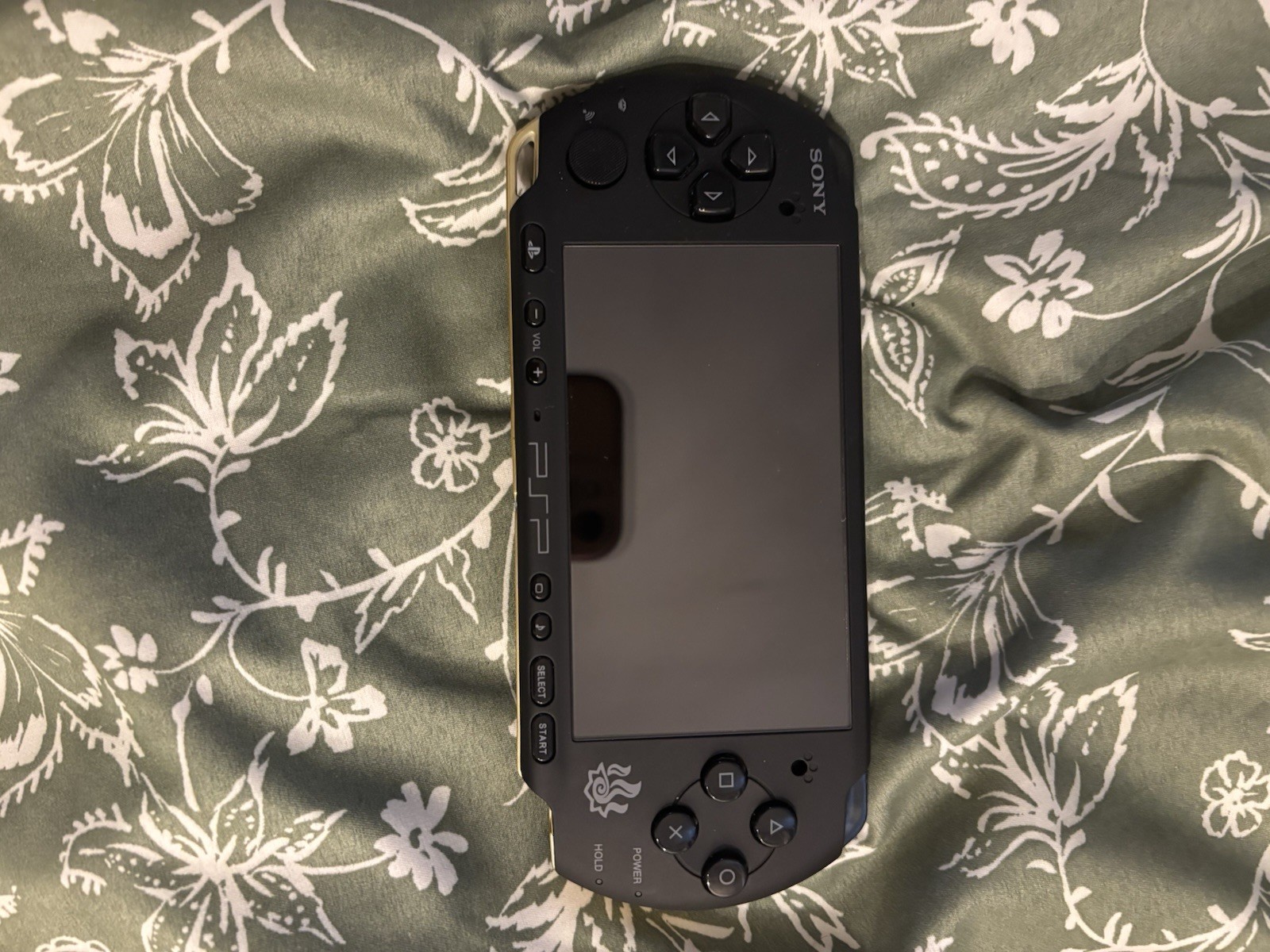 Sony PlayStation PSP 3000 | 64 GB | New Shell | Charger + Ostent Battery