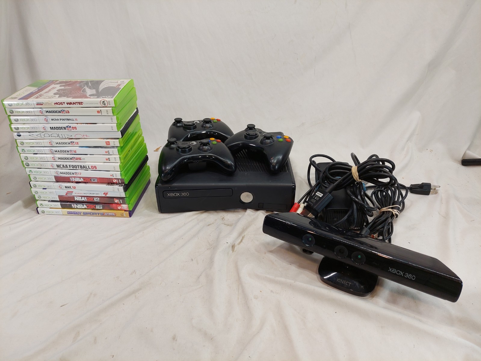 XBOX 360 SLIM Console 250gb | 3 Controllers + 16 FREE GAMES! + Kinect