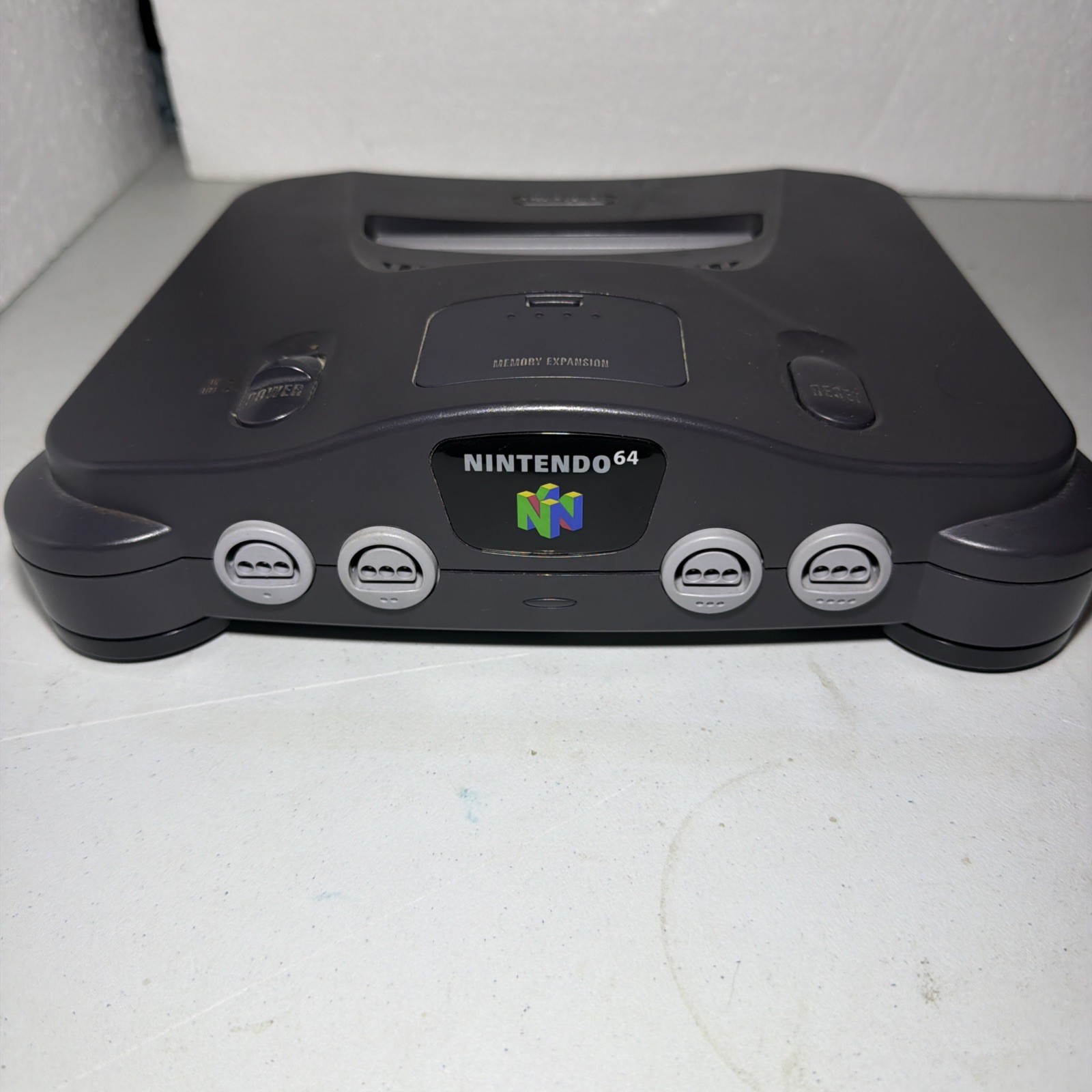Nintendo 64 N64 Console Bundle w/ 2 Controllers, Power & AV Cables, 3 Games
