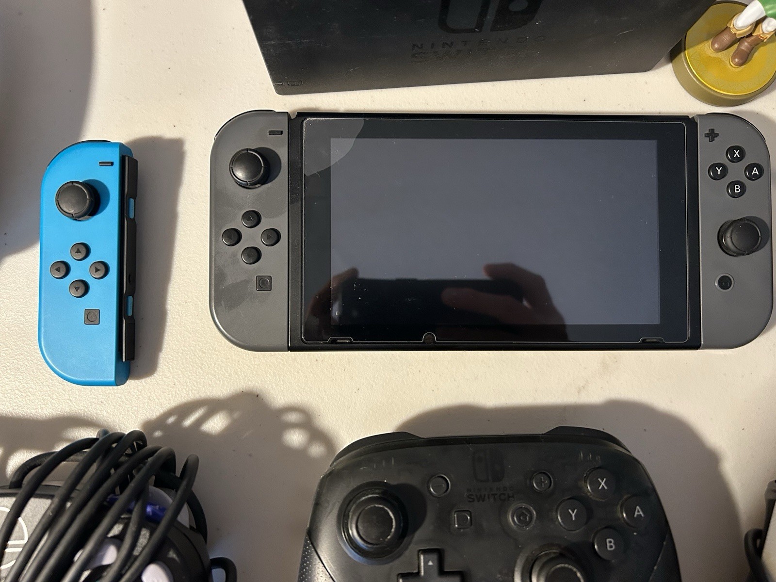 Nintendo Switch Original Edition 32GB + Accessories see photos and description