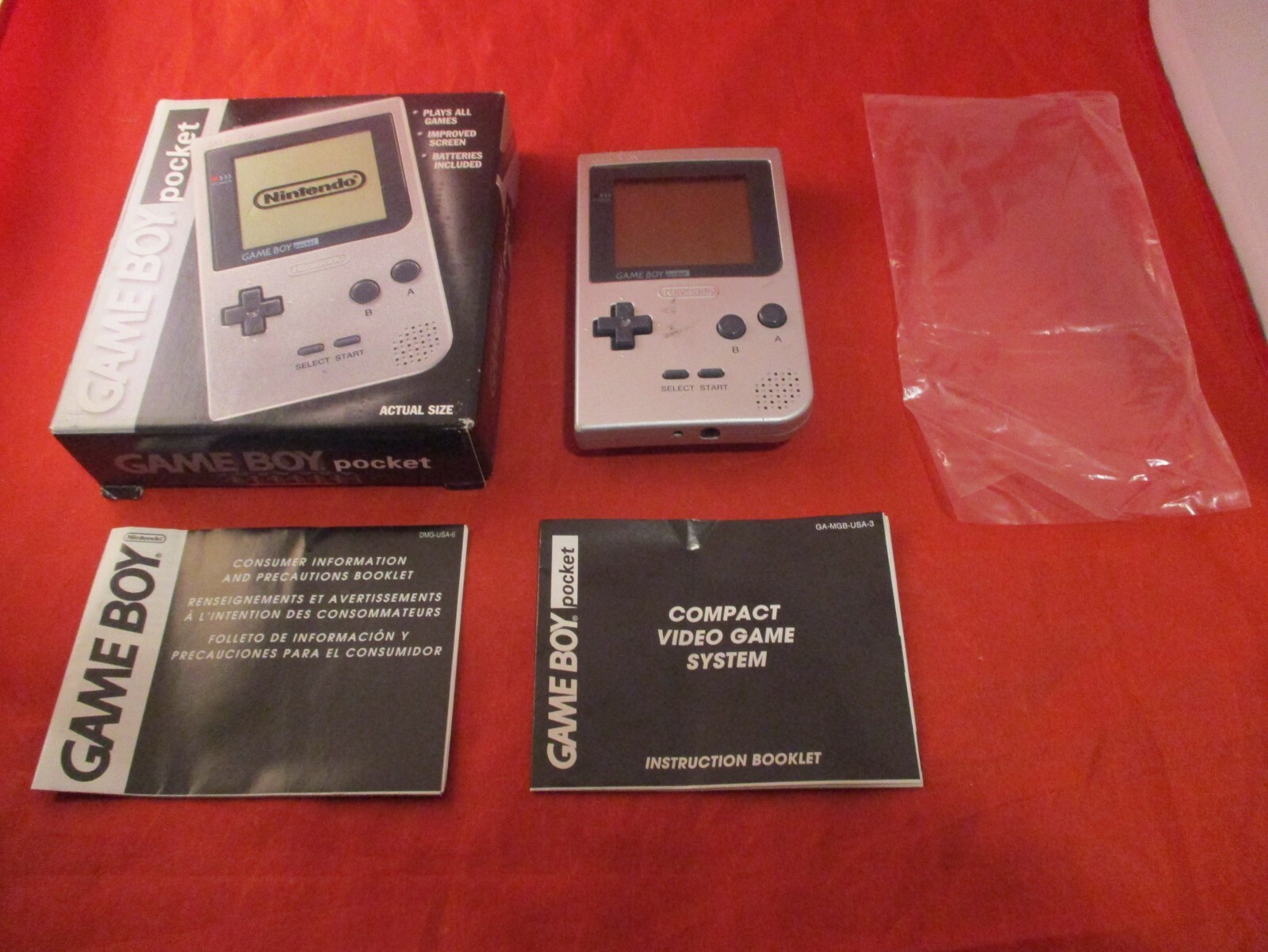 Nintendo Game Boy Pocket Silver Handheld System Console COMPLETE w/ Box