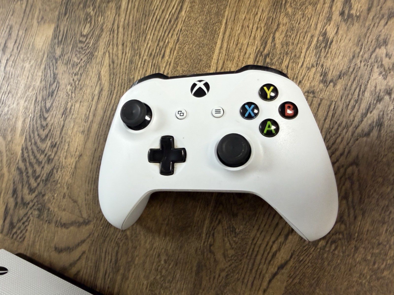 MICROSOFT XBOX ONE S – CONSOLE – 500GB – With Controller AND GAME INCLUDED
