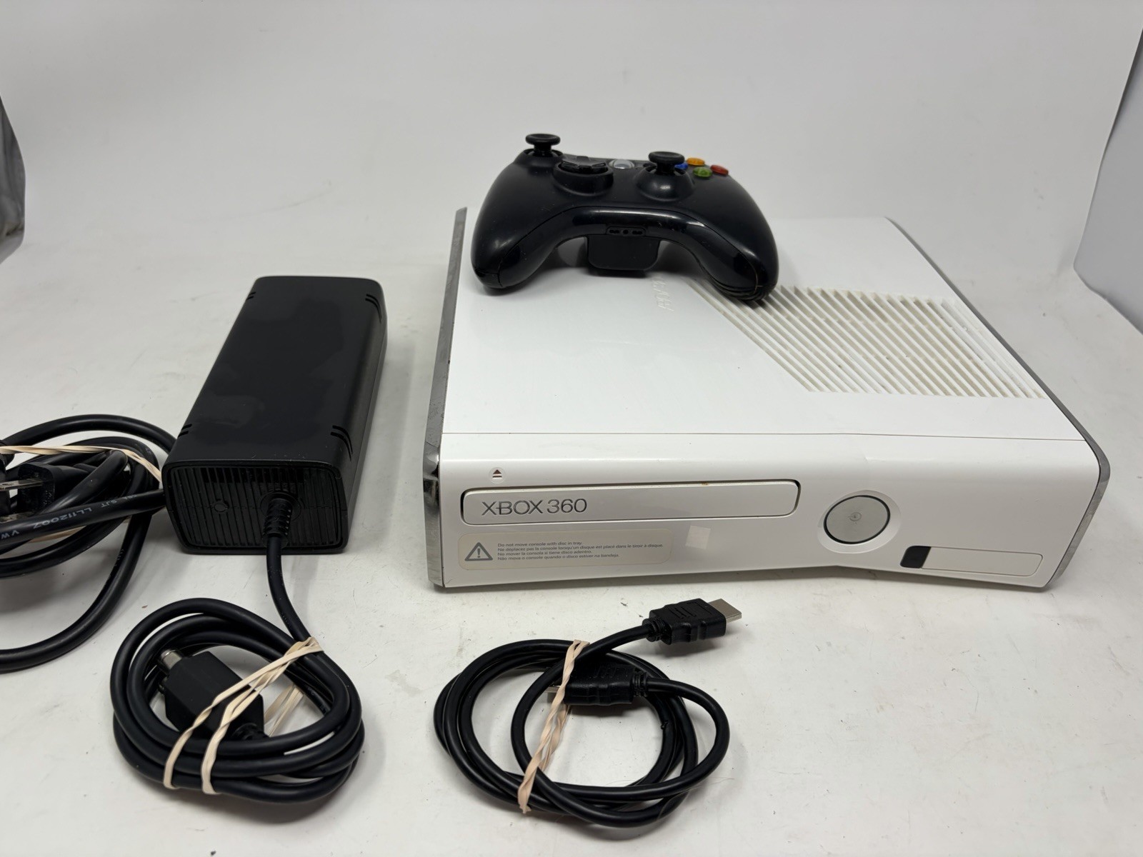 Xbox 360 Slim 250GB White Console With Controller HDMI and Power Cord Working