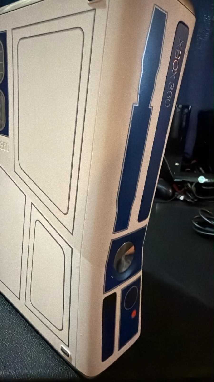 Microsoft Xbox 360 Star Wars R2-D2 Limited Ed Slim Console 320GB Bundle Tested