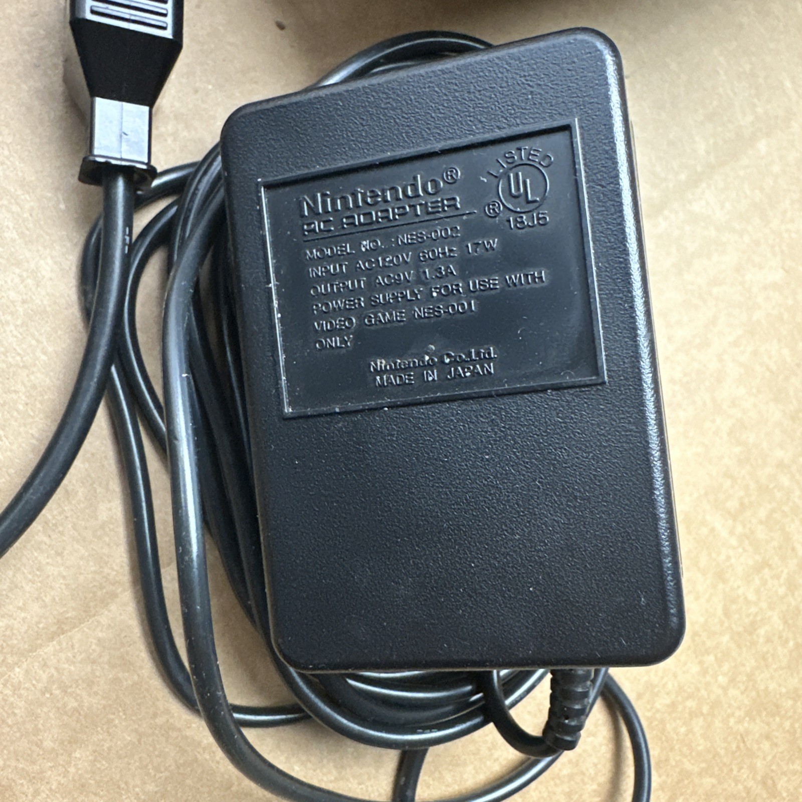 1985 Nintendo System Console Cords 2 Controllers Powers On Not Tested with Game