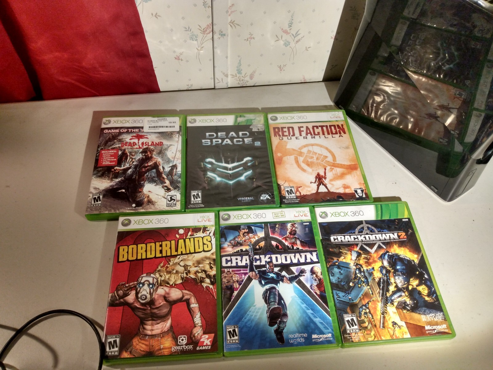 XBOX 360 including 2 controllers & group of games out of box READ DESCRIPTION