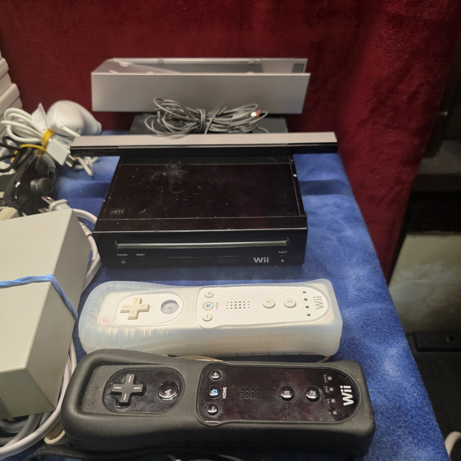 Nintendo Wii Bundle Lot w/Accessories + Mario Party 8, Wii Sports Resort, etc #1