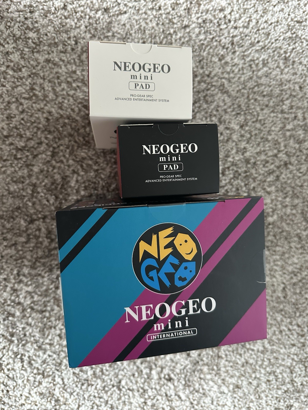 NEO GEO Mini 40th Anniversary Console + 2 controllers Brand New