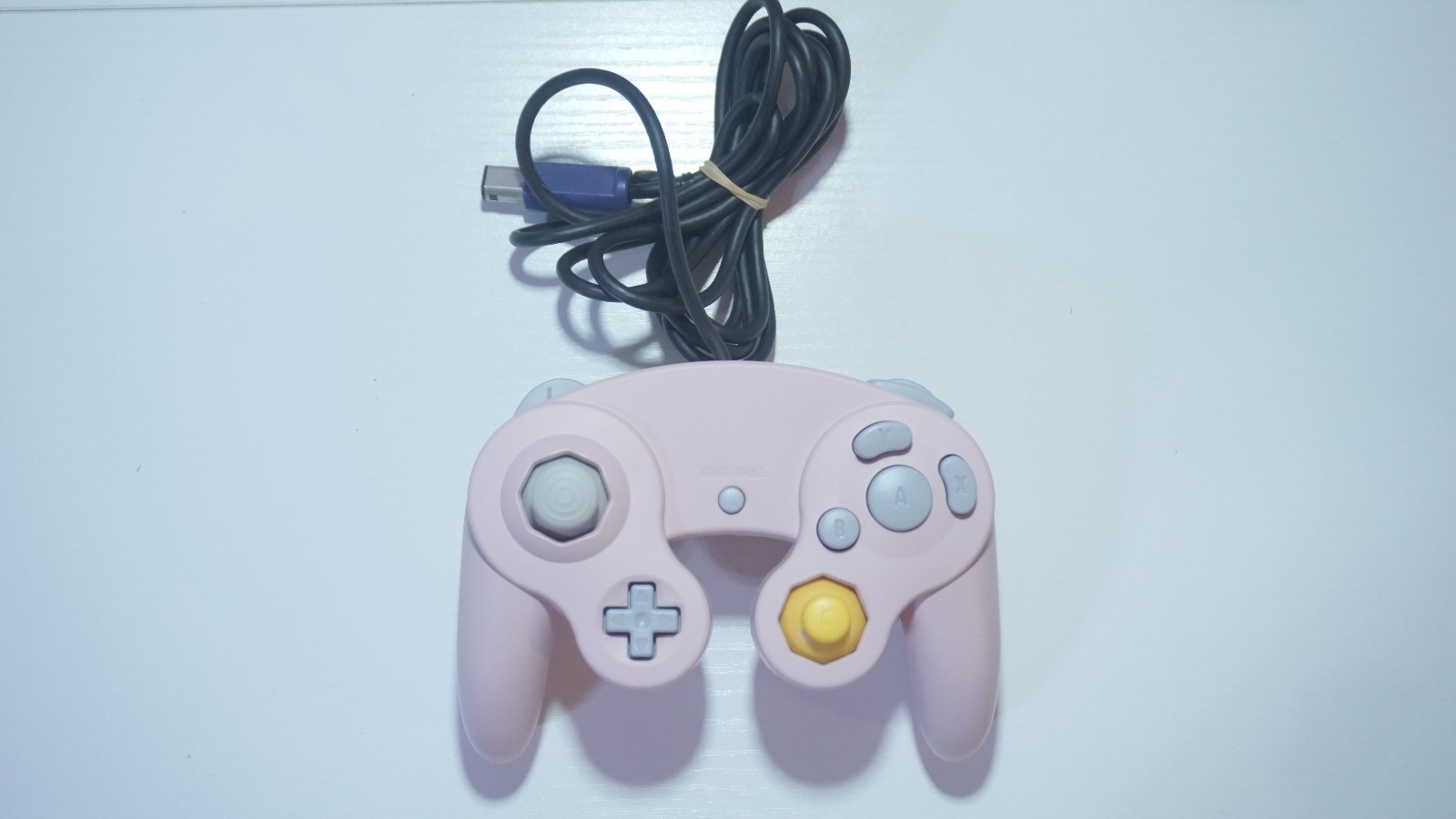 Pastel Pink Nintendo GameCube Console DOL-001 (USA) with Pink LED & Controller