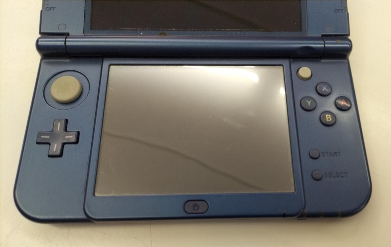New Nintendo 3DS XL (LL) RED-001 with 4GB microSD Card for Retro Gaming A2894