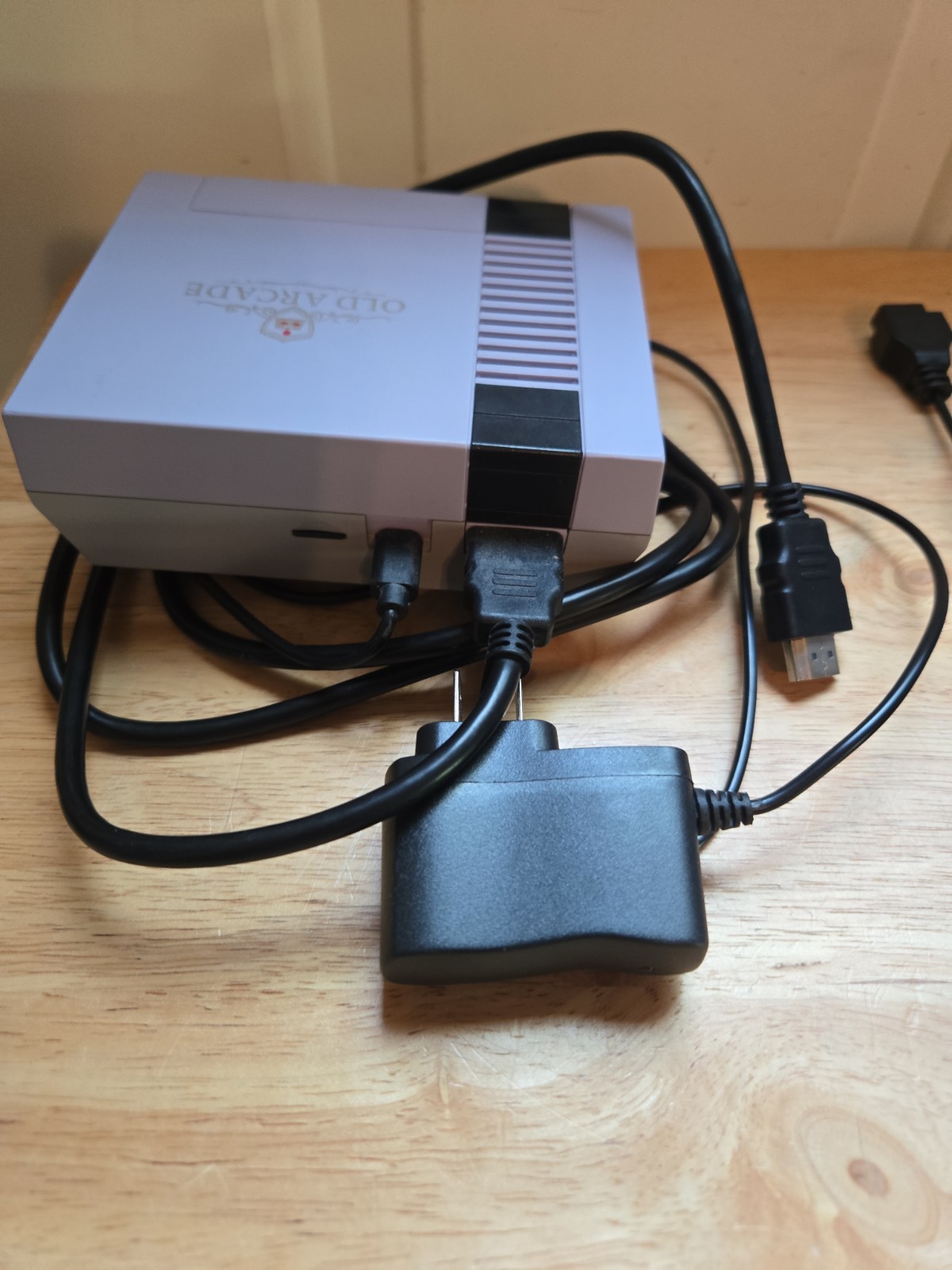 Old Arcade Gaming System With 2 Controllers Untested