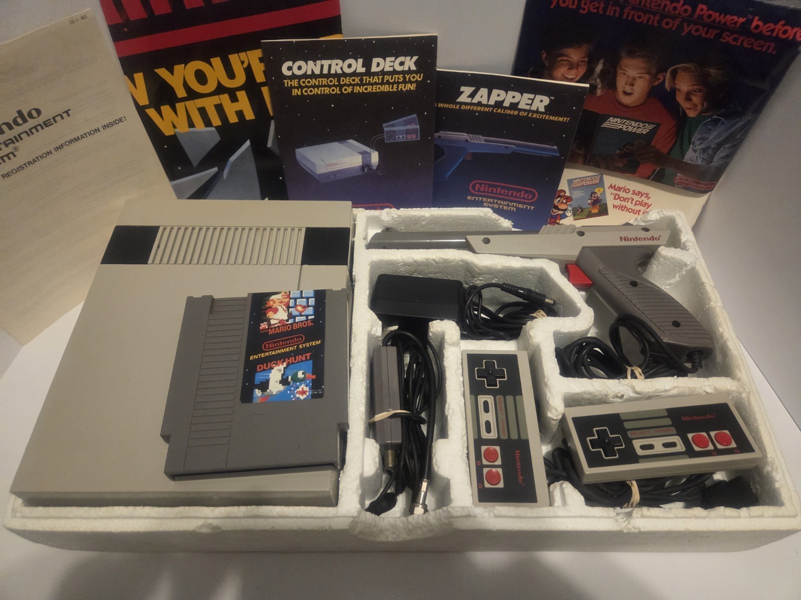 Nintendo Entertainment System Action Set NES-001 NTSC-U/C Console w/ Controller…