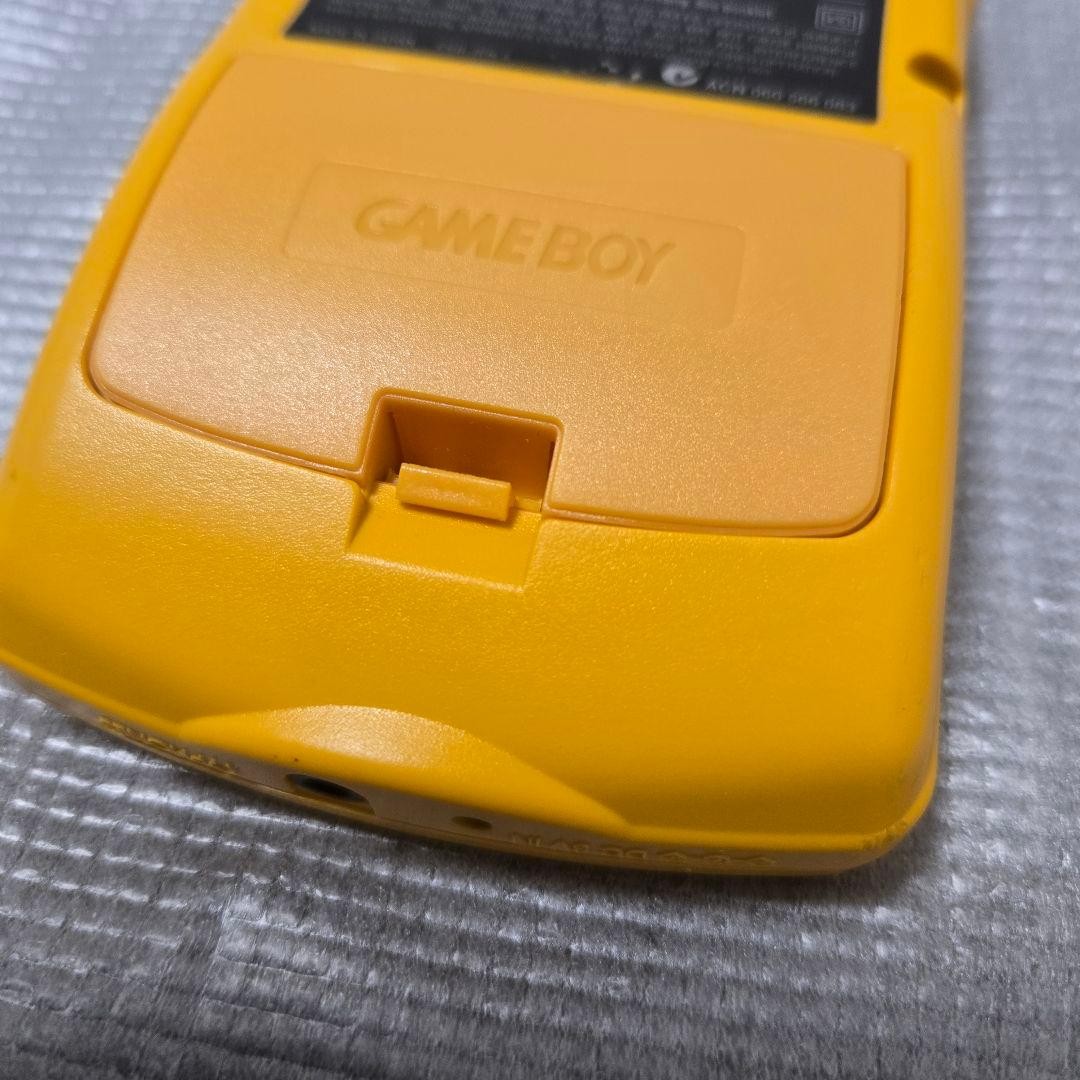 Nintendo Game Boy Color Yellow