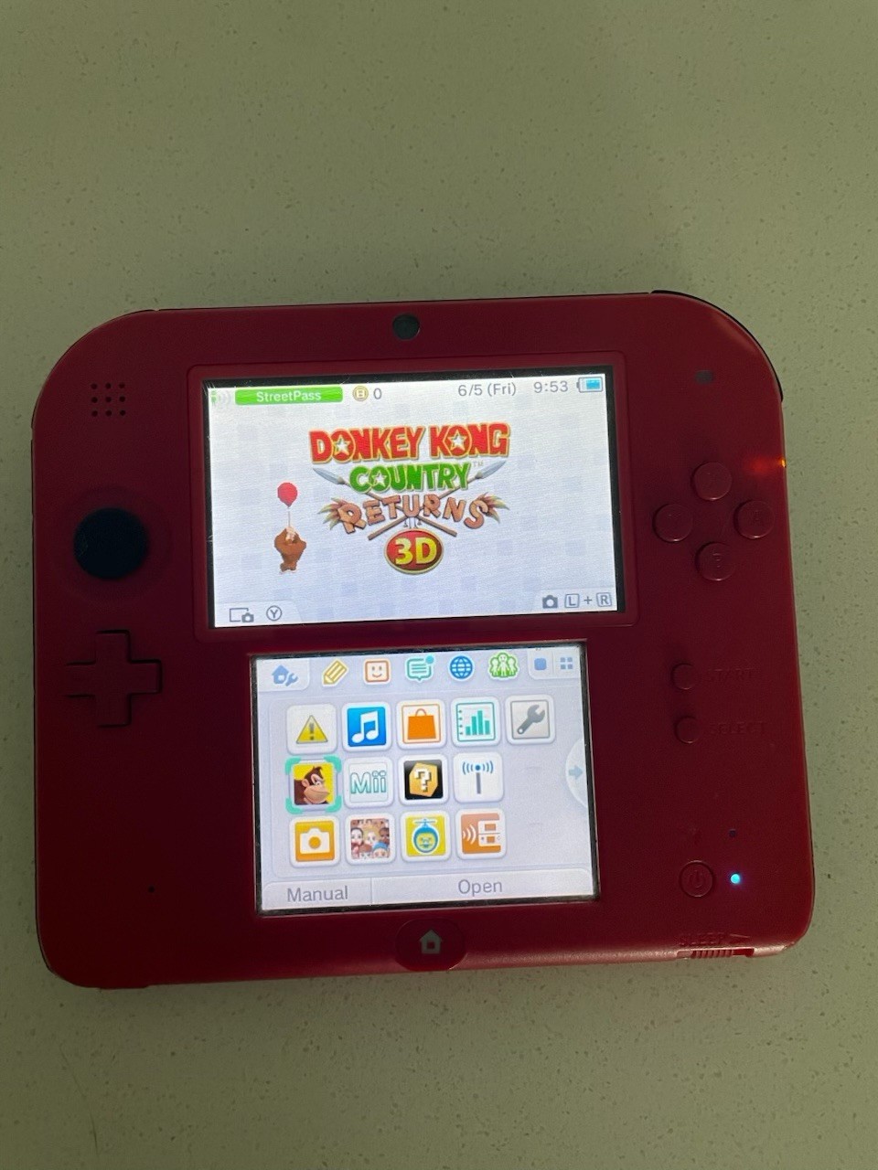 Nintendo 2DS Red Console Lot: Donkey Kong, Luigi’s Mansion Dark Moon