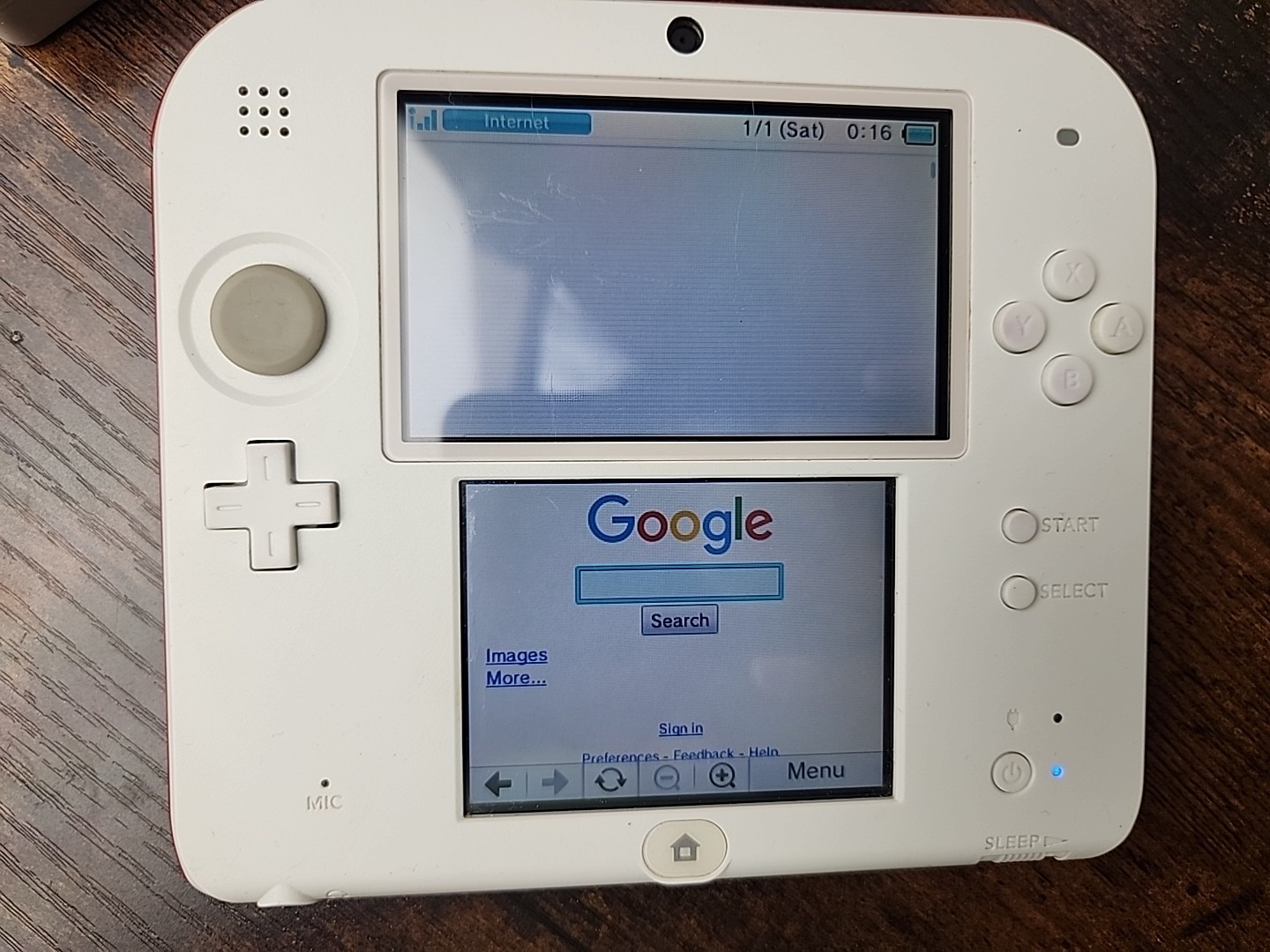 Nintendo 2DS Handheld Game Console FTR-001 White/Red With Memory Card & Charger