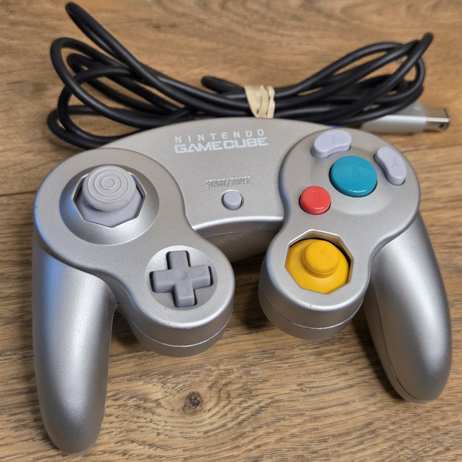 Nintendo GameCube DOL-101 Gaming System SILVER Console w/ Controller Bundle