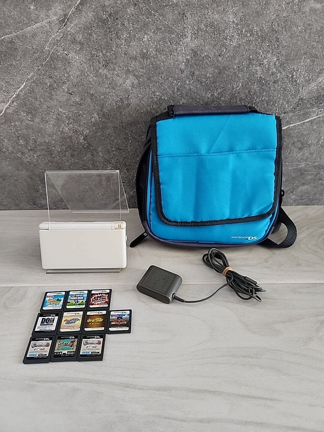 Nintendo DS Lite with 10 games – Polar White – Japanese Version