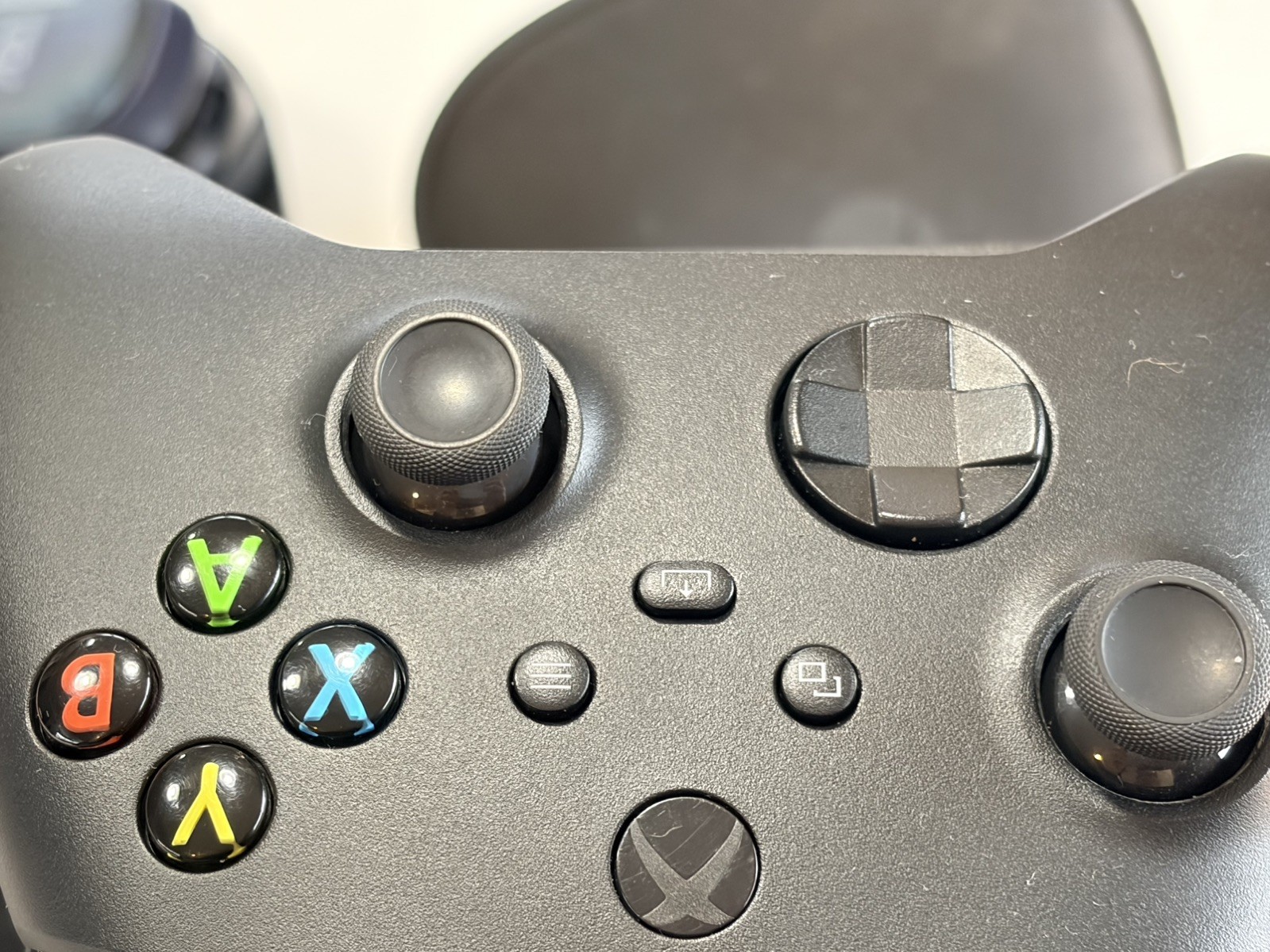🎮 Xbox Series X – 1TB + Controller (Excellent Condition)