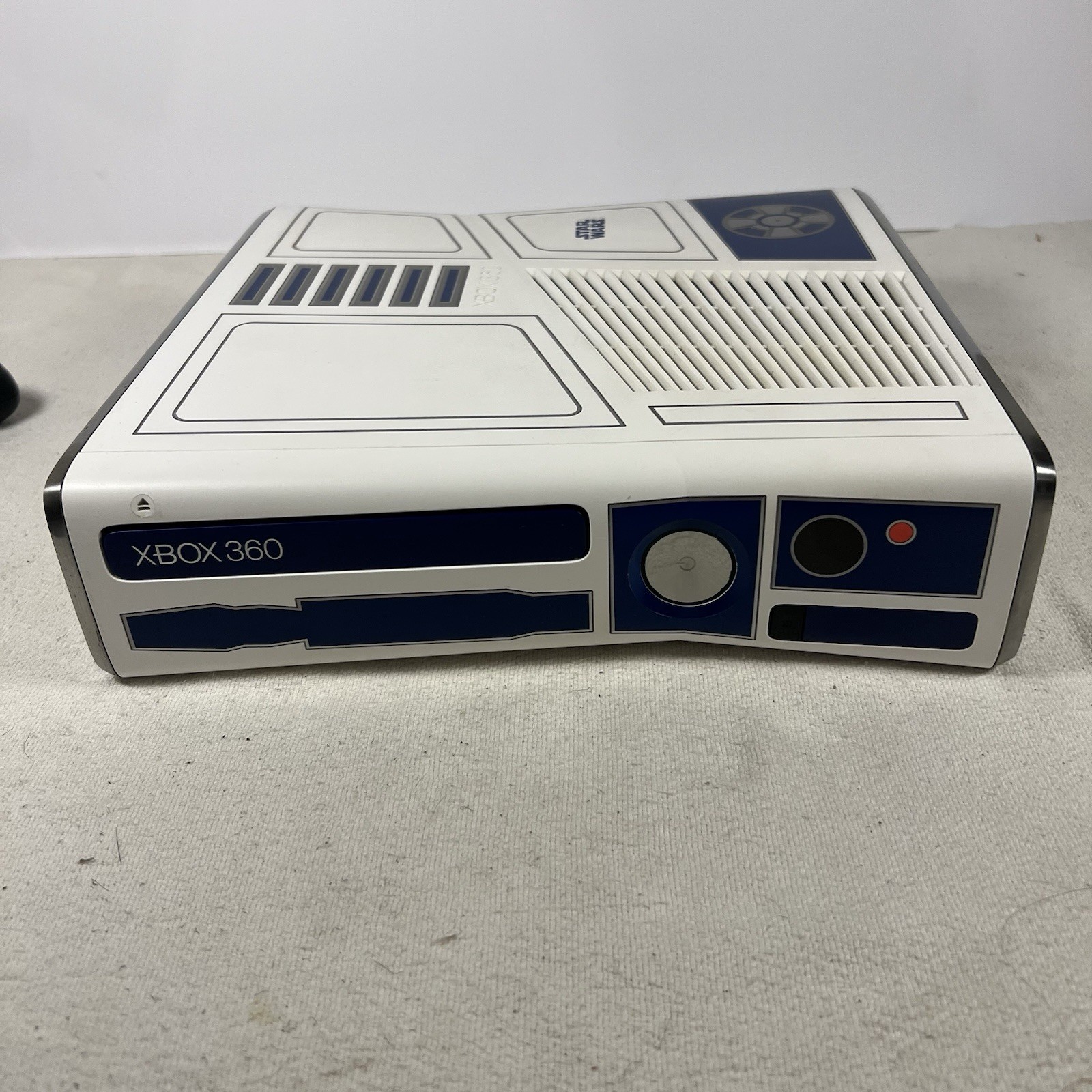 Microsoft Xbox 360 320GB Star Wars Limited Edition R2D2 Bundle