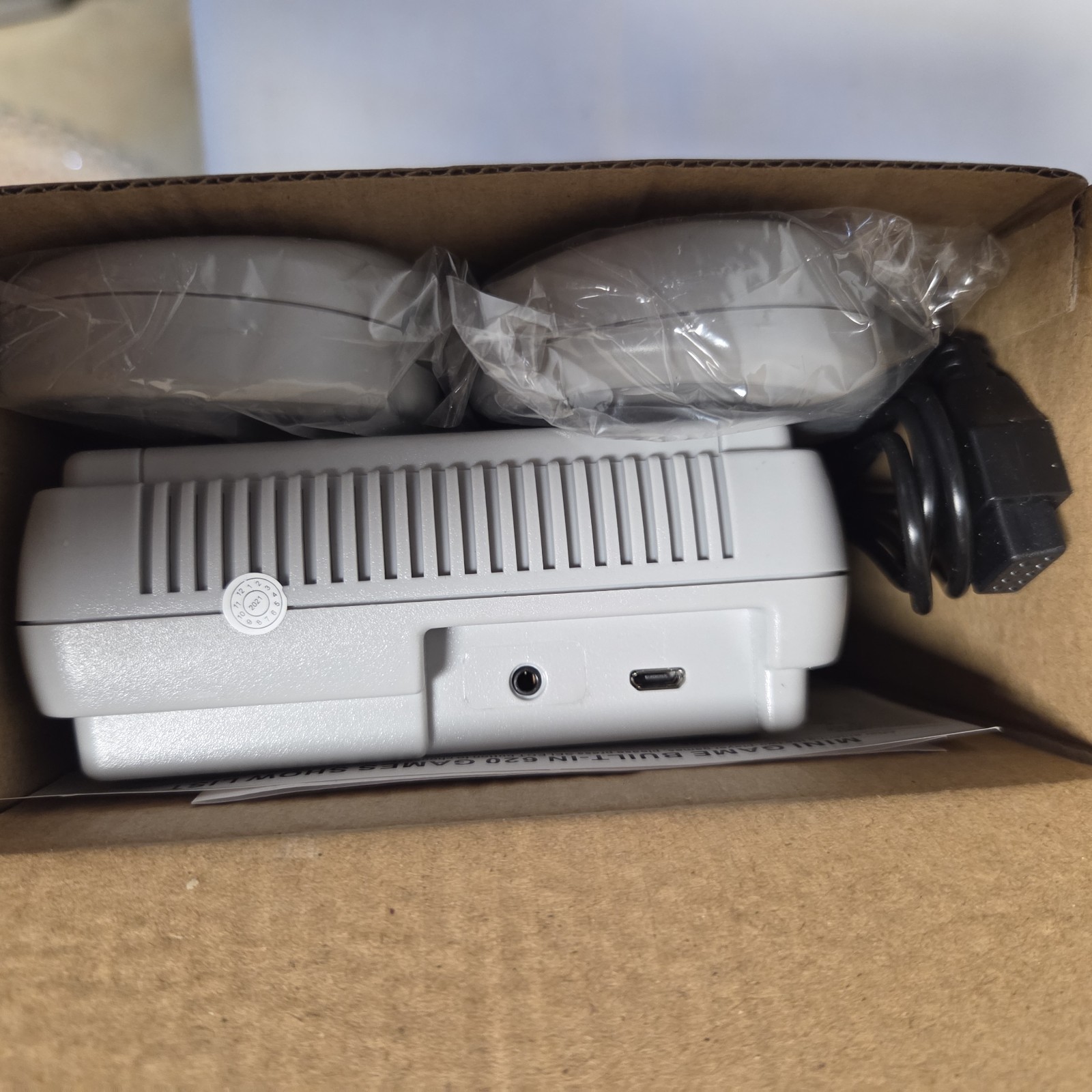 CLASSIC MINI TV GAME SUPER MINI SFC ENTERTAINMENT SYSTEM- NEW IN BOX