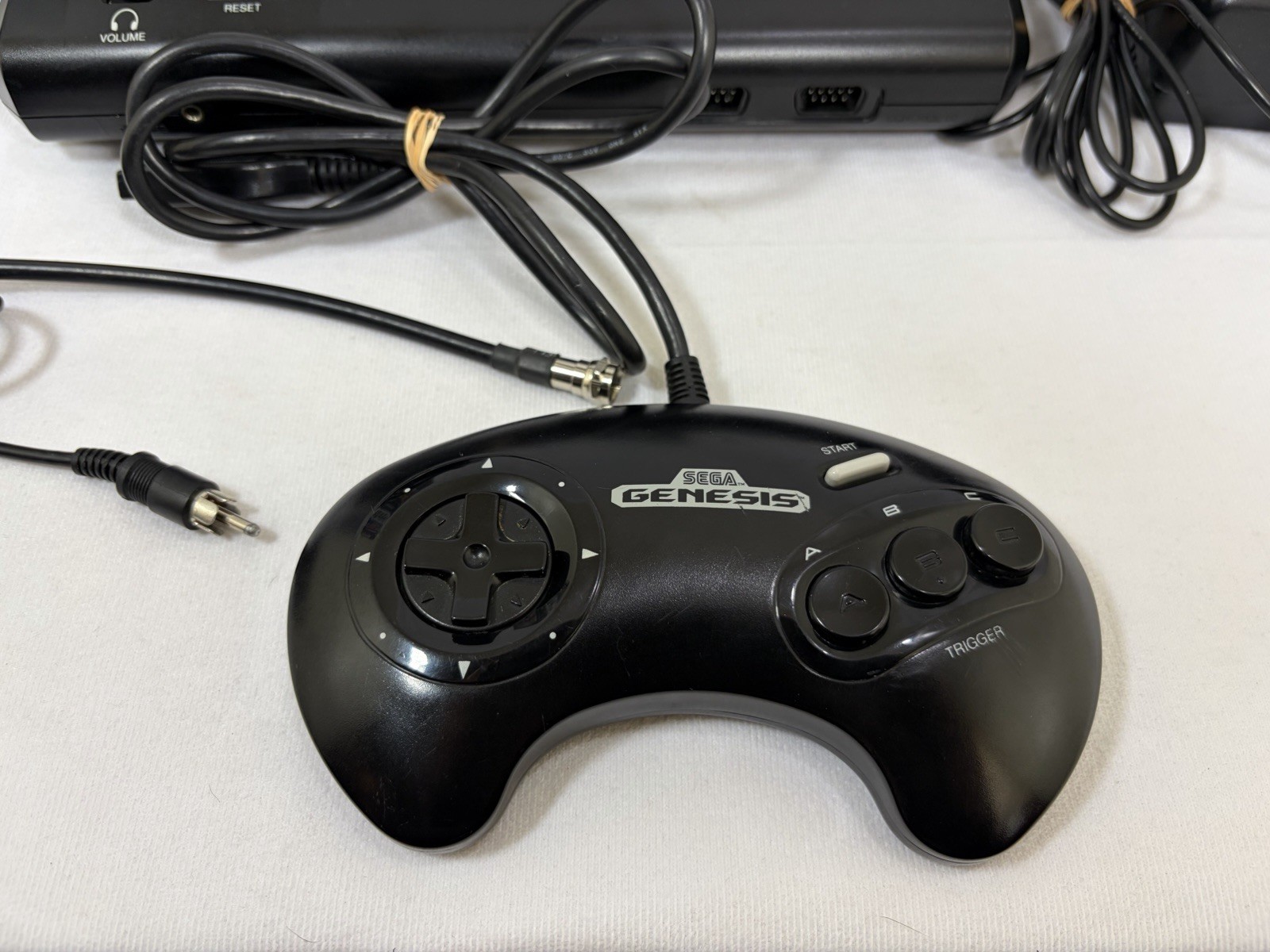 Sega Genesis Model 1601 Console With Cables 1 Controller 4 Games Tested Working