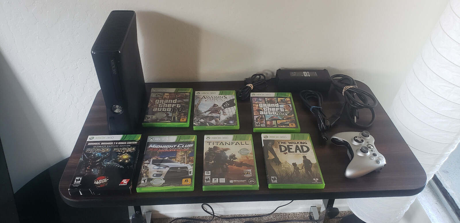Microsoft Xbox 360 S Launch Edition 100GB