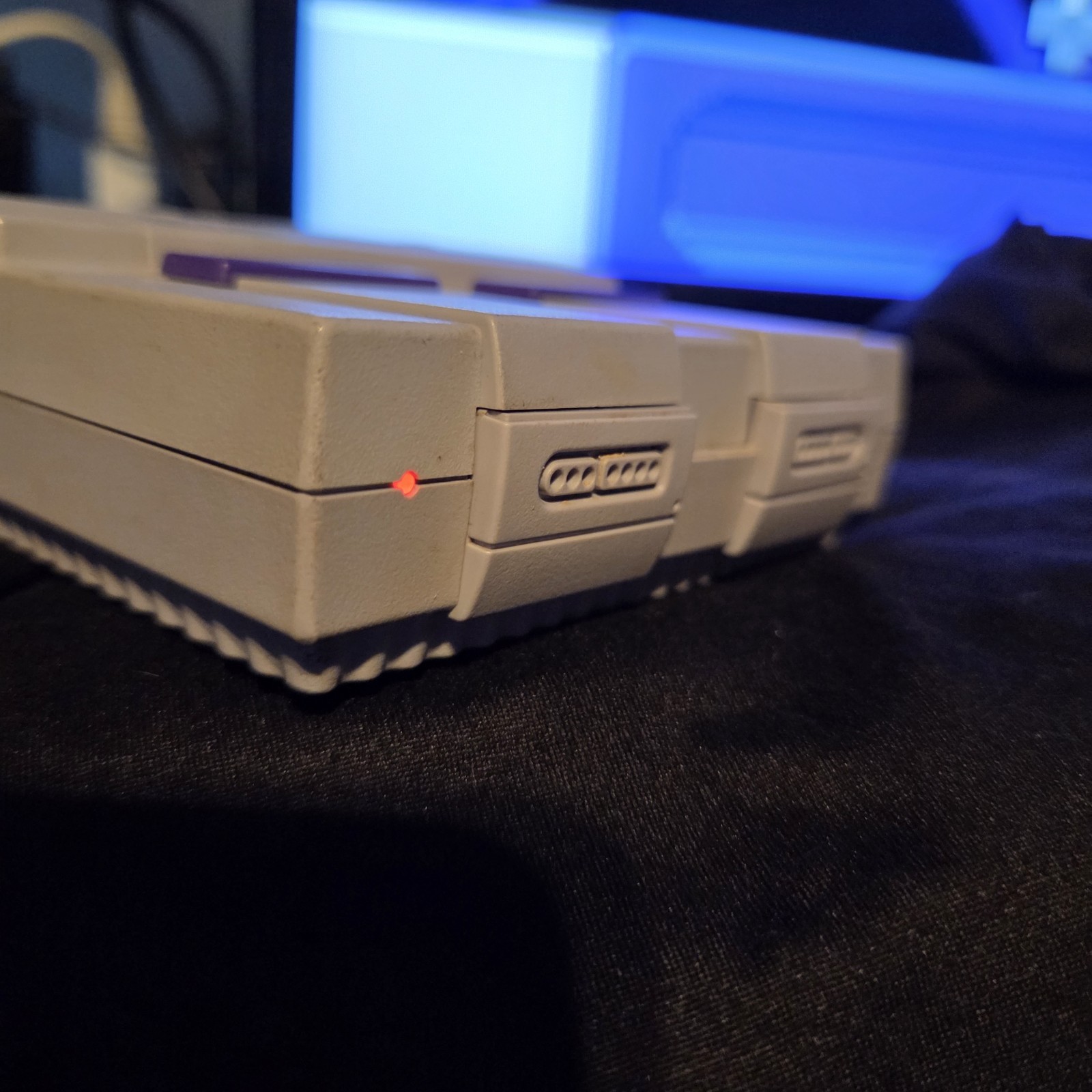 Super Nintendo SNES Mini Classic Console CLV-201 Cables 2- Cordless Controllers