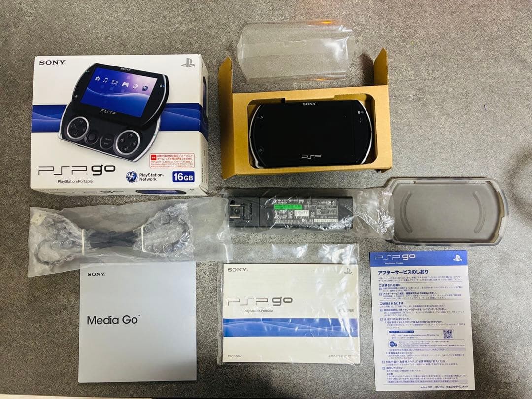 PSP GO PlayStation portableGo Piano Black PSP-N1000 with Box s2158