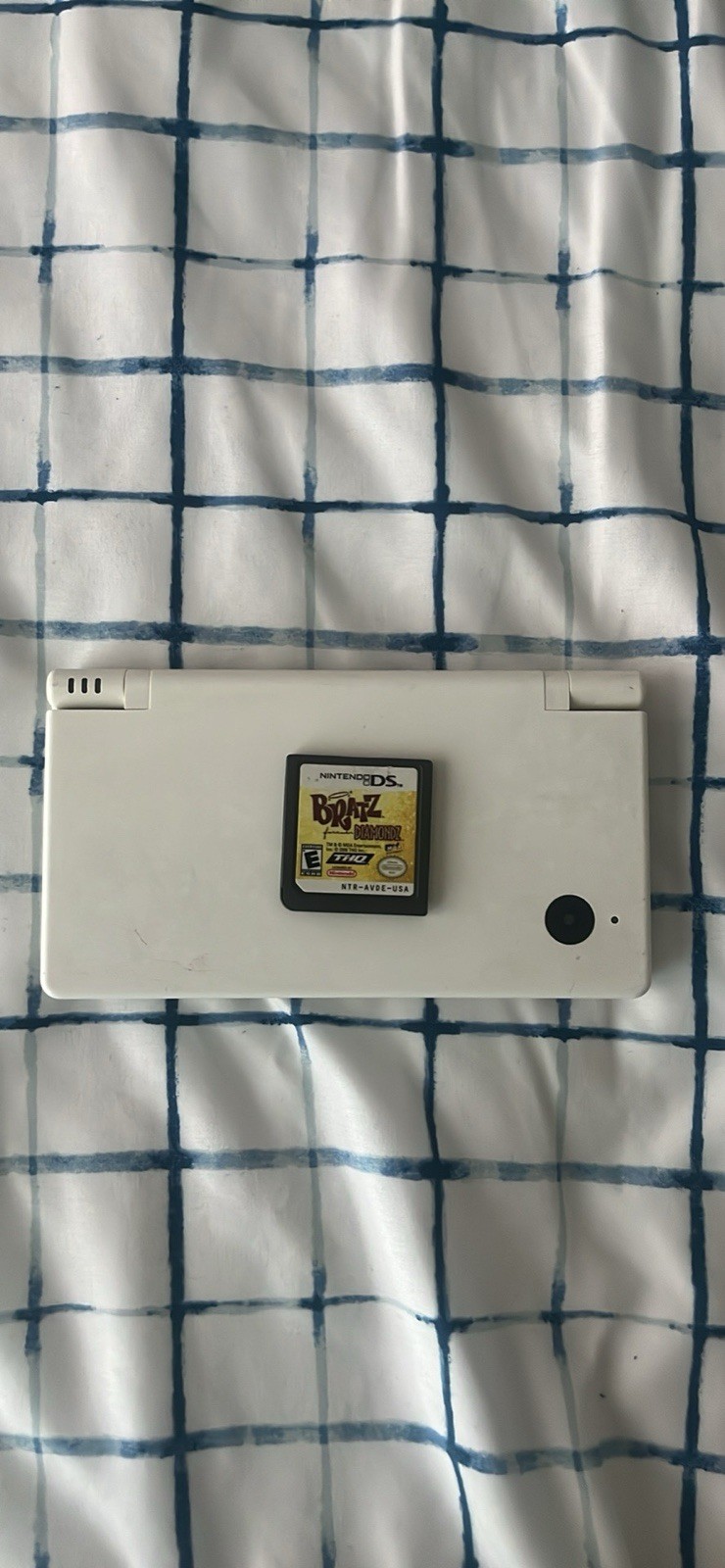 White Nintendo DSi Handheld Game Console + Bratz Game Cartridge