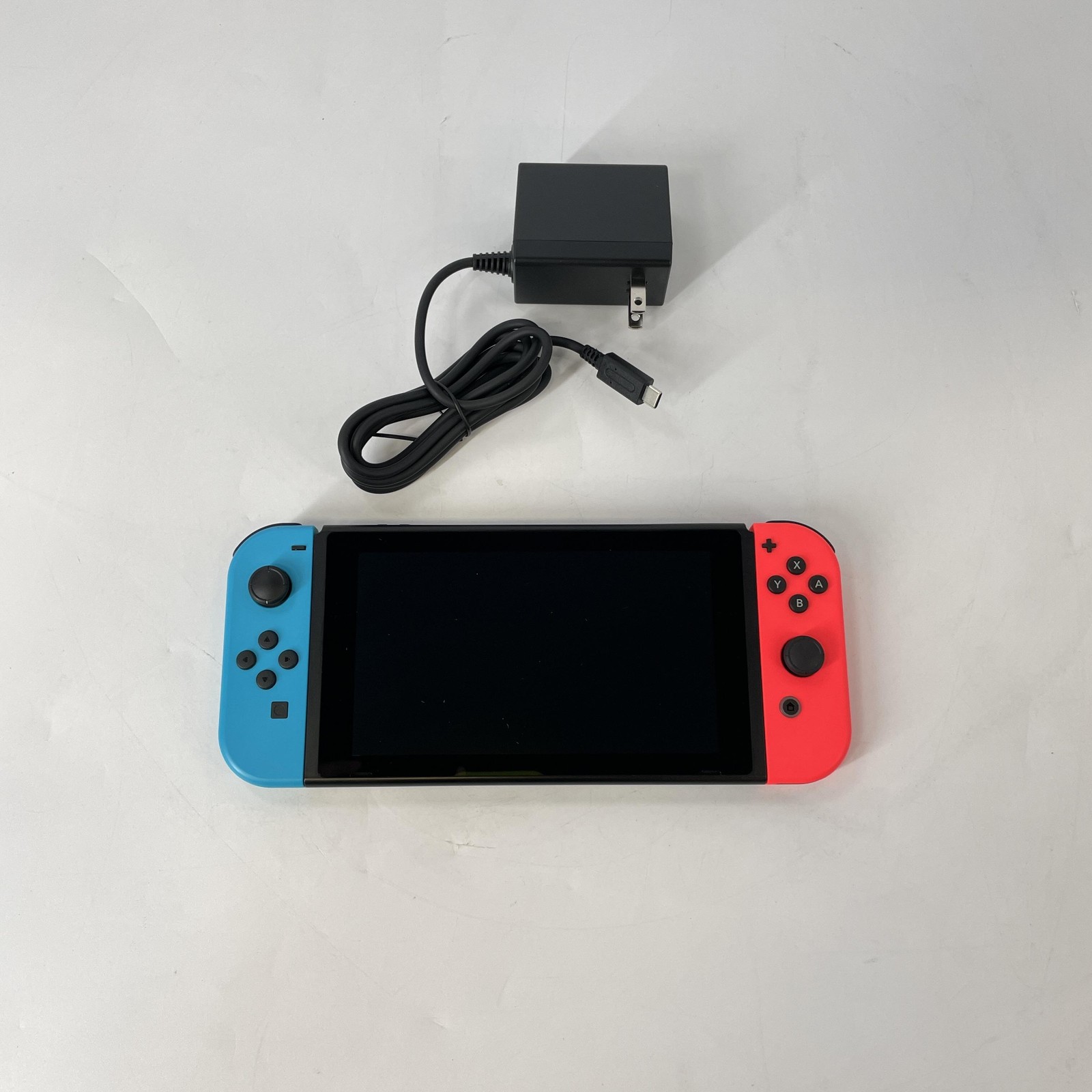 Nintendo Switch Original Handheld Console Black 32GB – Very Good w/ Yellow Hue