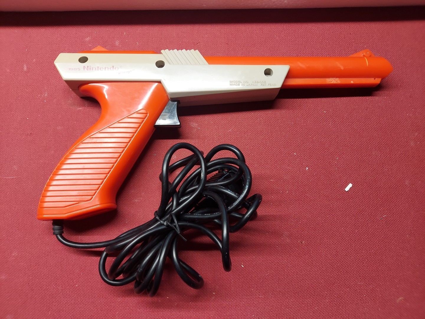 Nintendo NES Action Set Console System Tested Working Controllers Zapper Mario