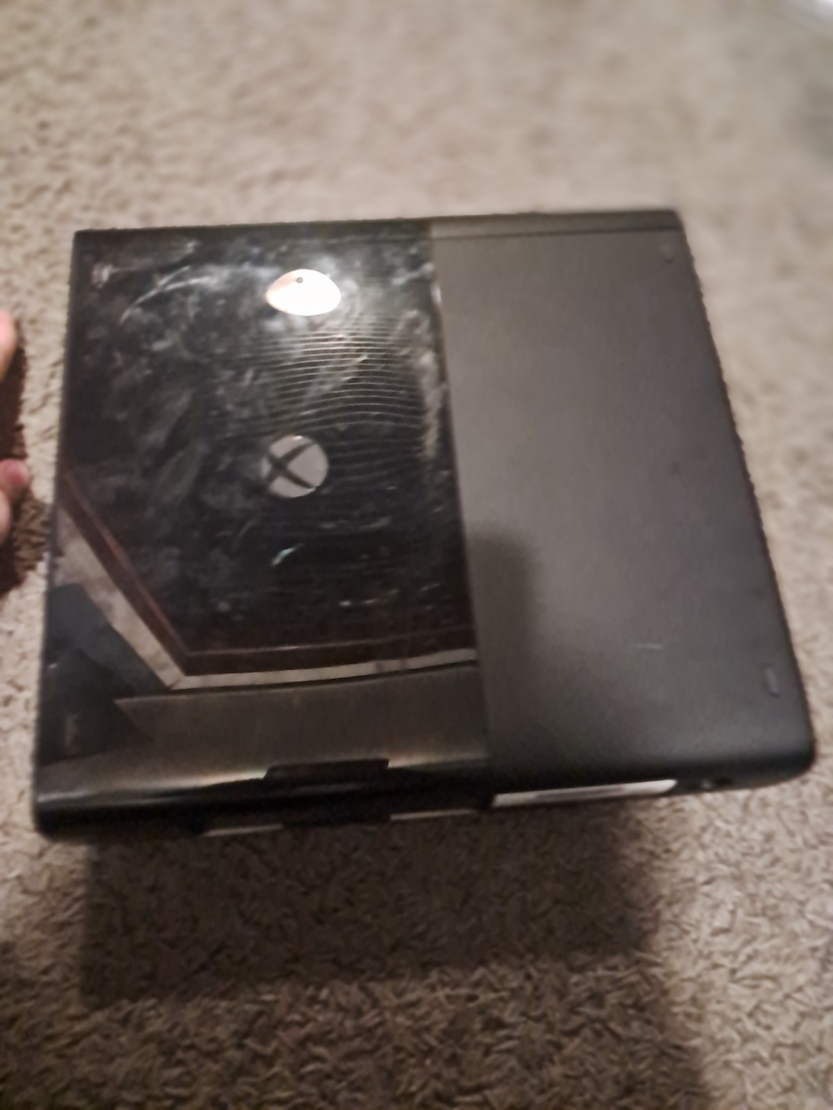 Microsoft Xbox 360 E 4GB Black Console with Controller and Power Supply